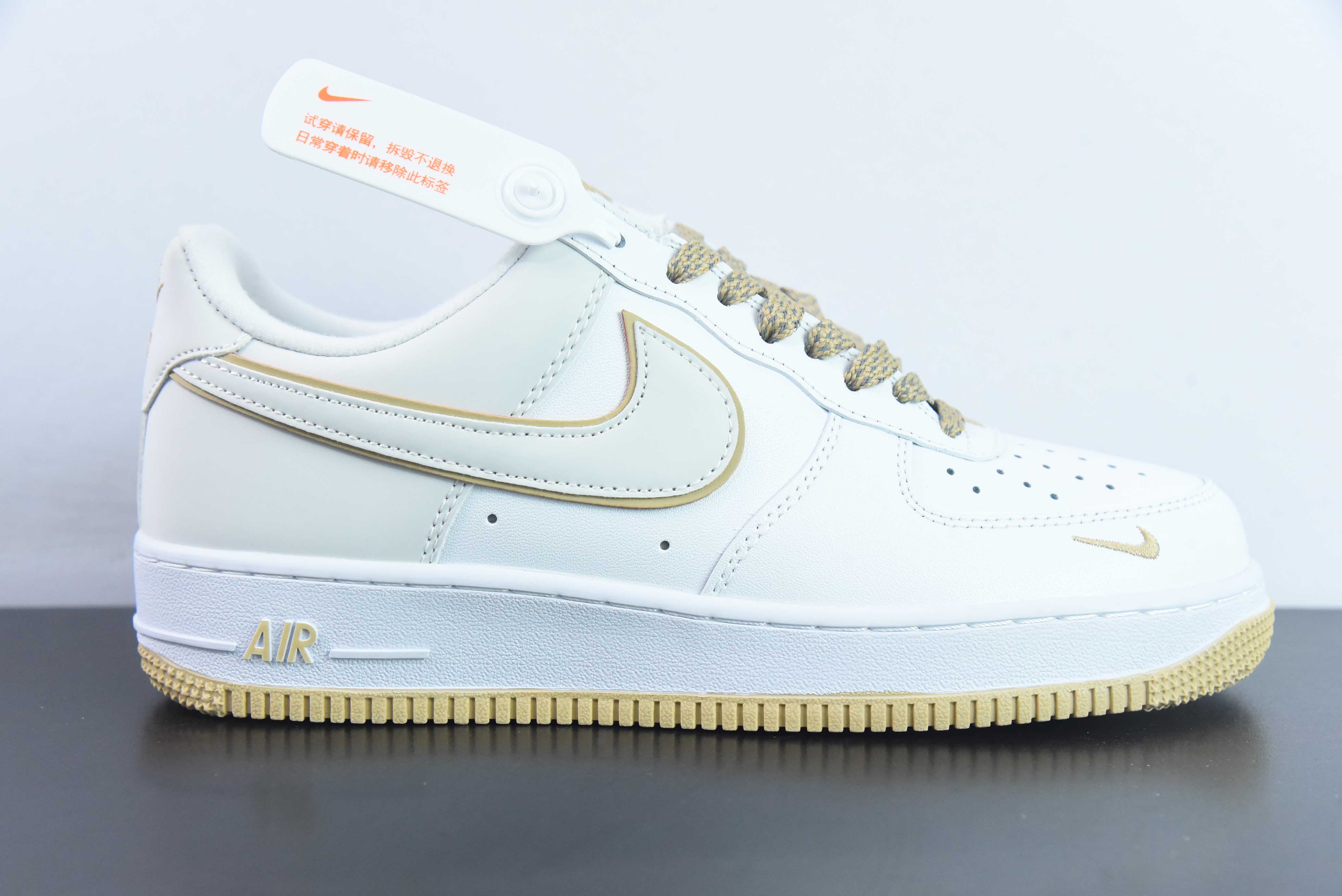 TAT67383935 Nike Air Force 1 AF1, Air Force 1 de caña baja, blanco y marrón, bordado, número de artículo: YZ8115-004, t…
