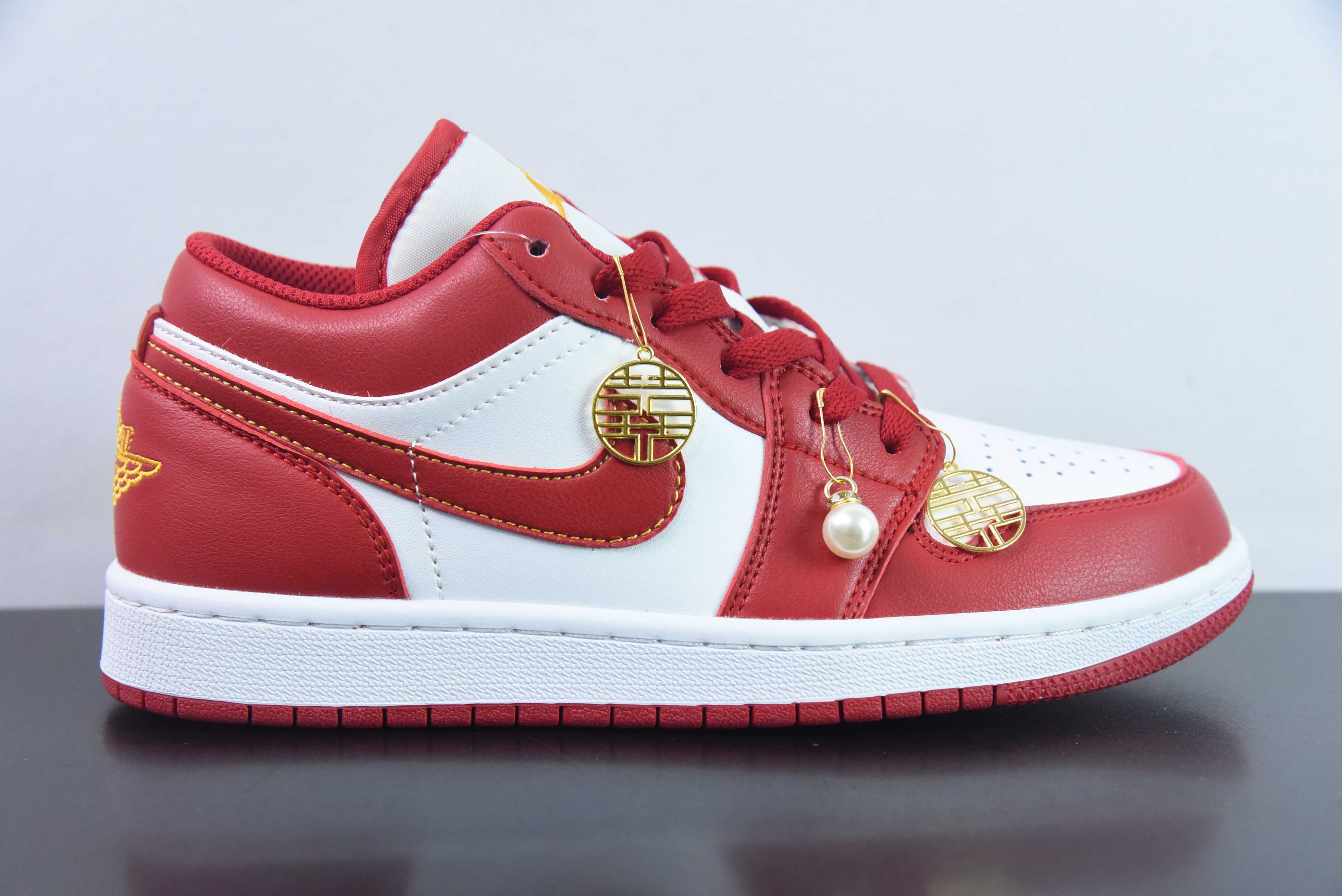 UAJD25053834 AJ Jordan 1 Low ”Wedding“乔丹1代 AJ1低帮婚鞋 “婚庆龙凤”主题 货号：553558-607 尺码：36-46