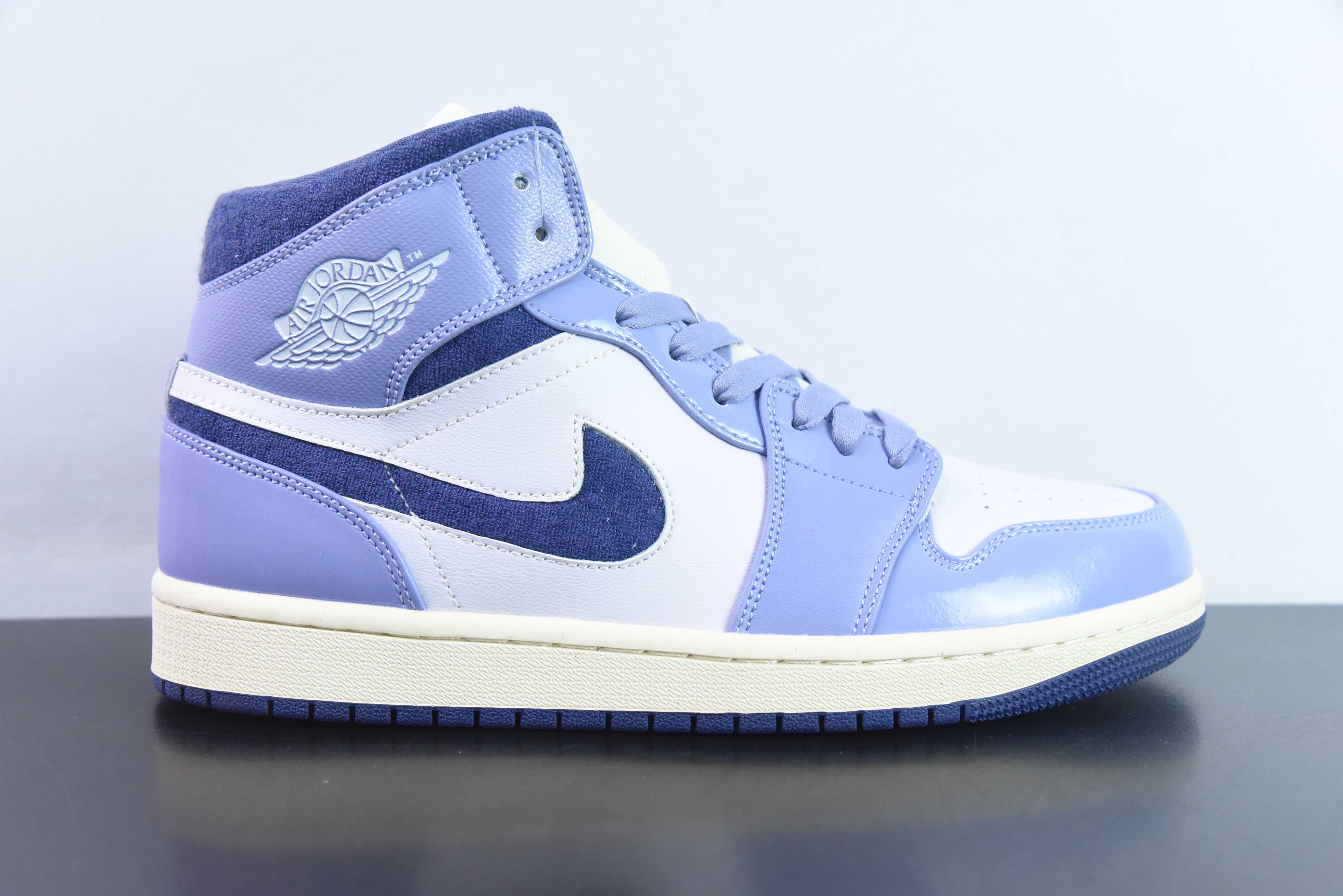 VAJU57461534 Nike Wmns Air Jordan 1 Mid SE"Light Purple"AJ1“白紫香芋紫”DZ3745-500 尺码：36-46