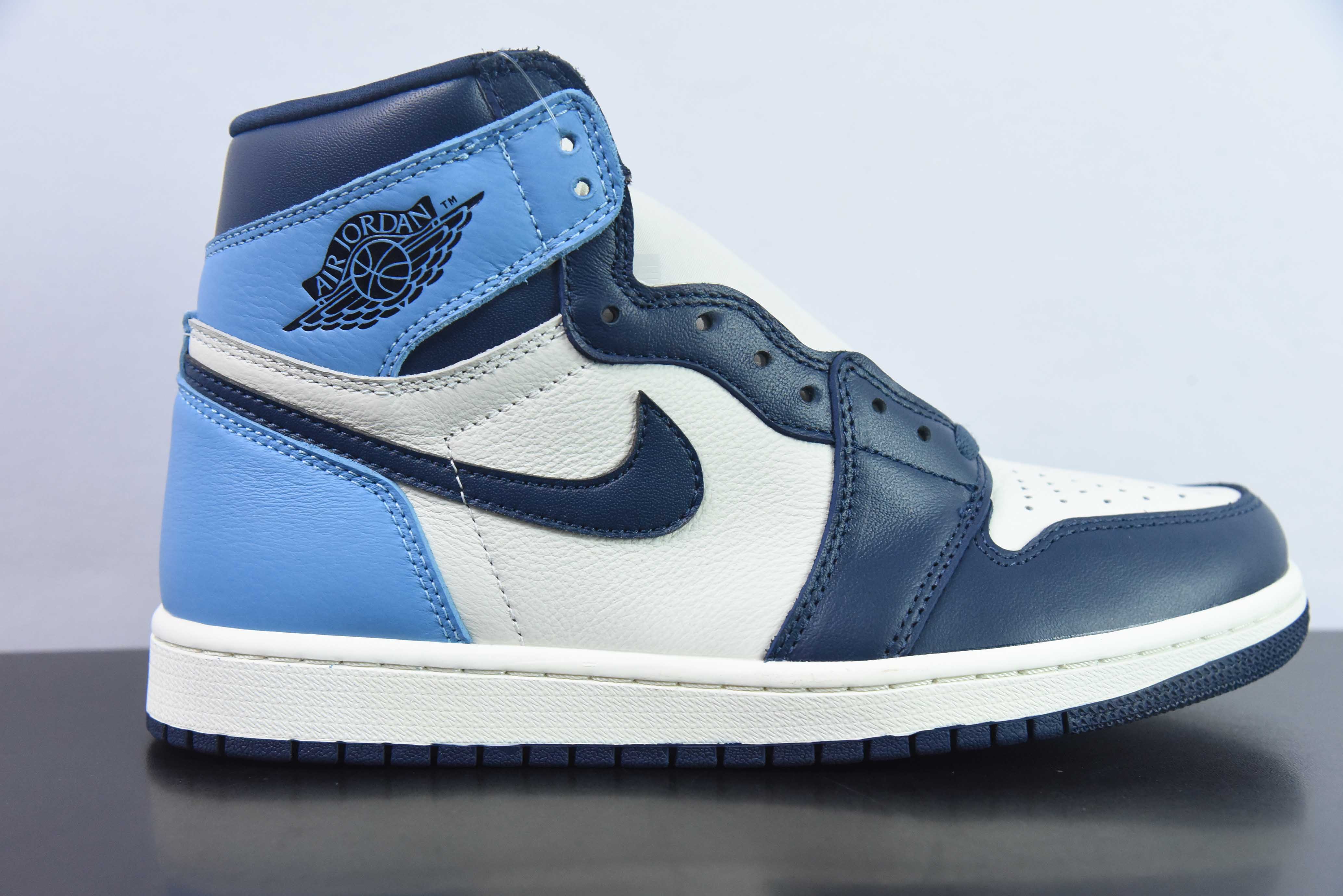 High top CNW42998432 Air Jordan 1 AJ1 obsidian North Carolina blue high top basketball shoes item number: 555088-140 si…