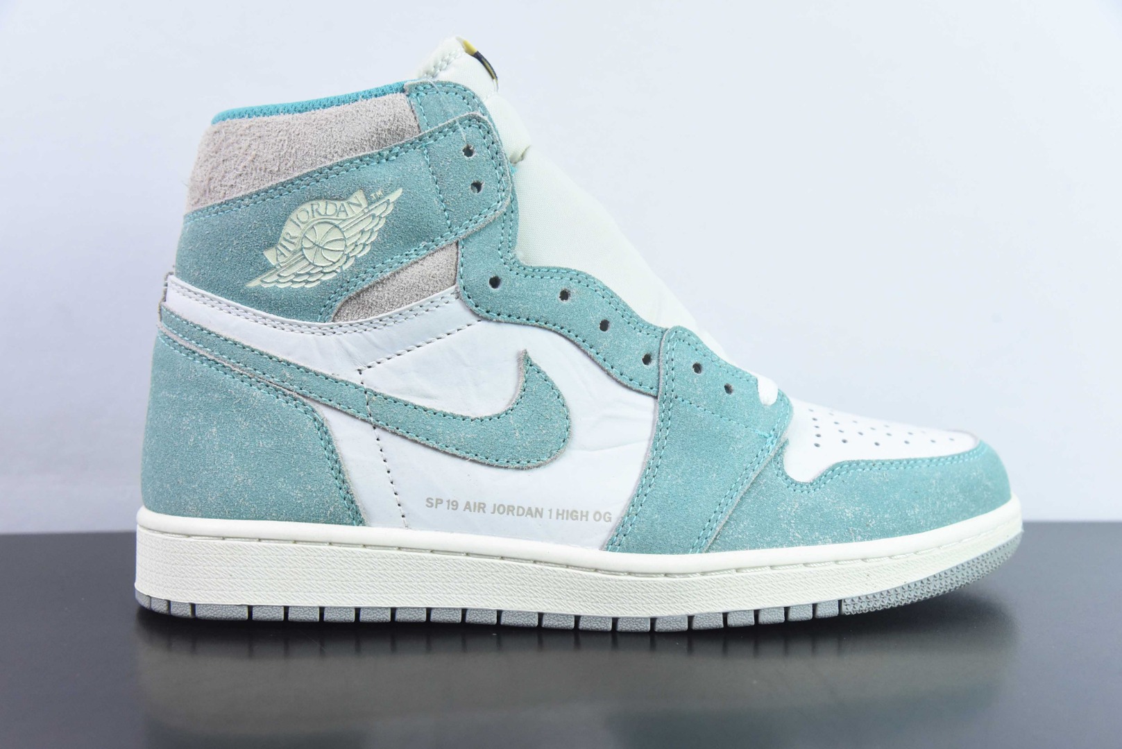 High top WNQ42998432 AirJordan 1 Retro High Turbo Green Tiffany white green item number: 555088-311 sizes: 36…