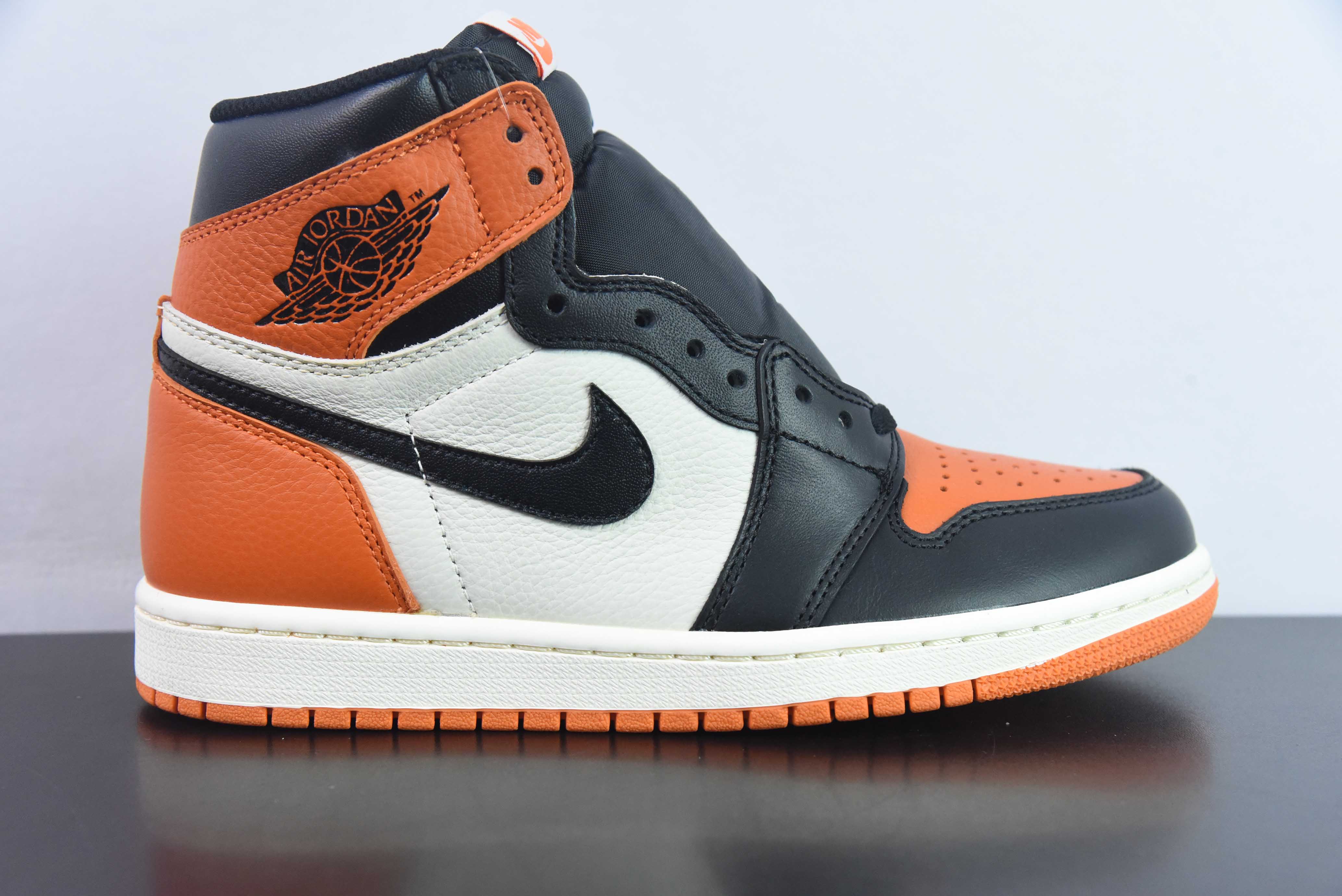 High top WNQ42998432 Air Jordan 1 Retro High "Shattered Backboard" black orange shattered 555088-005 sizes: 36-47.5