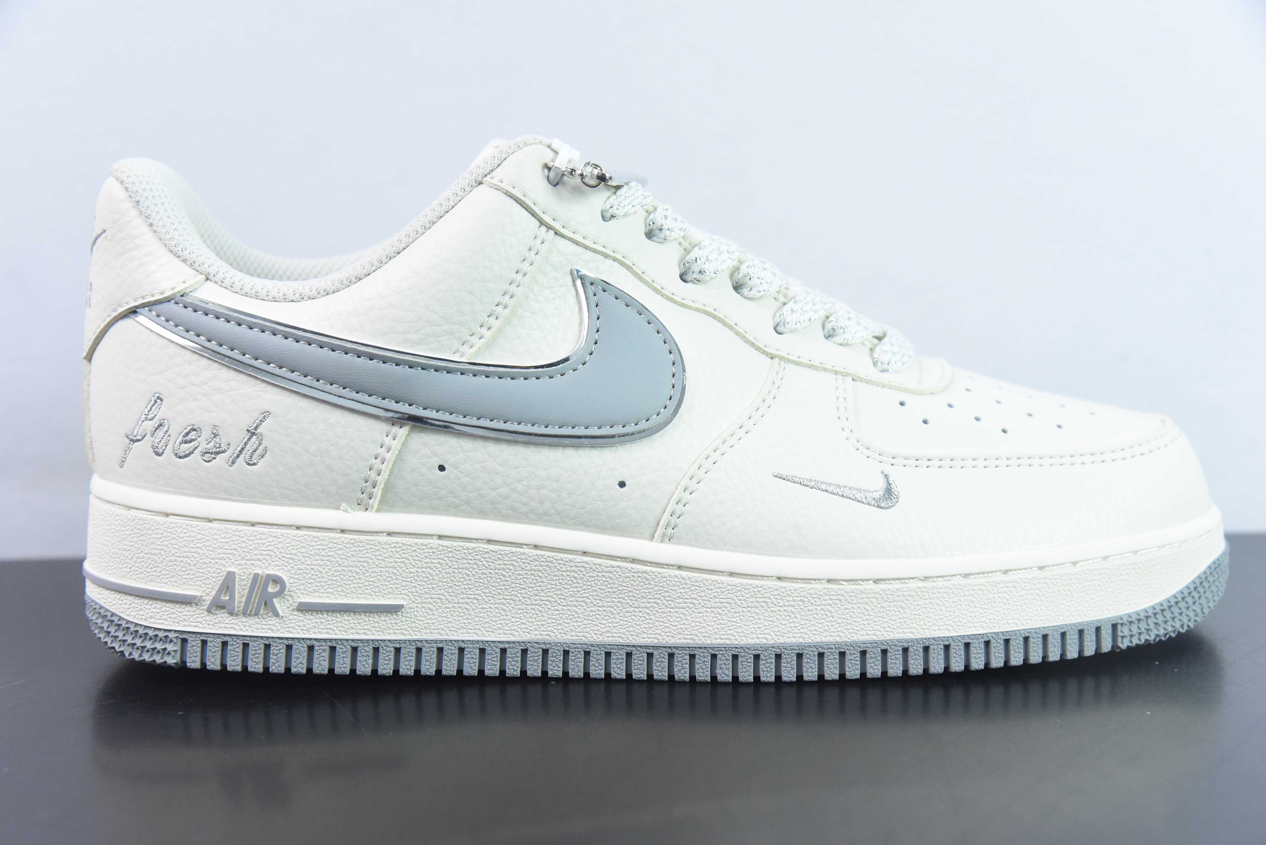 BAC57171433 Nike Air Force 1 Low DIY创意定制 空军一号低帮运动休闲板鞋 货号：CW2288-111 尺码：36-45