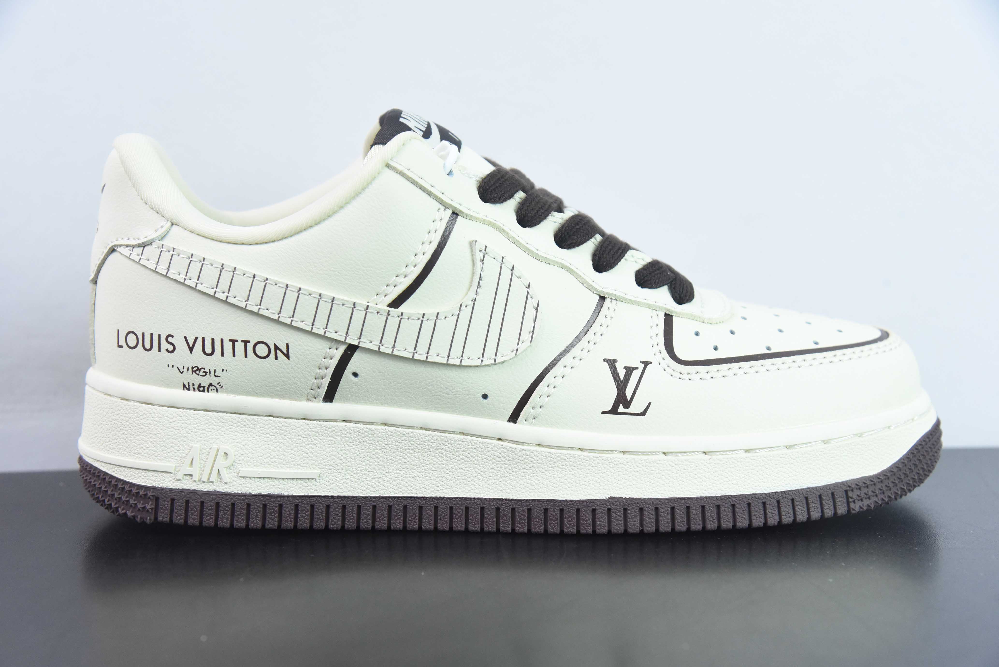NAP61899847 NK Air Force 1‘07 Low LV联名-柔米深棕 空军一号低帮休闲板鞋 货号：CT3228-300 尺码：36-45