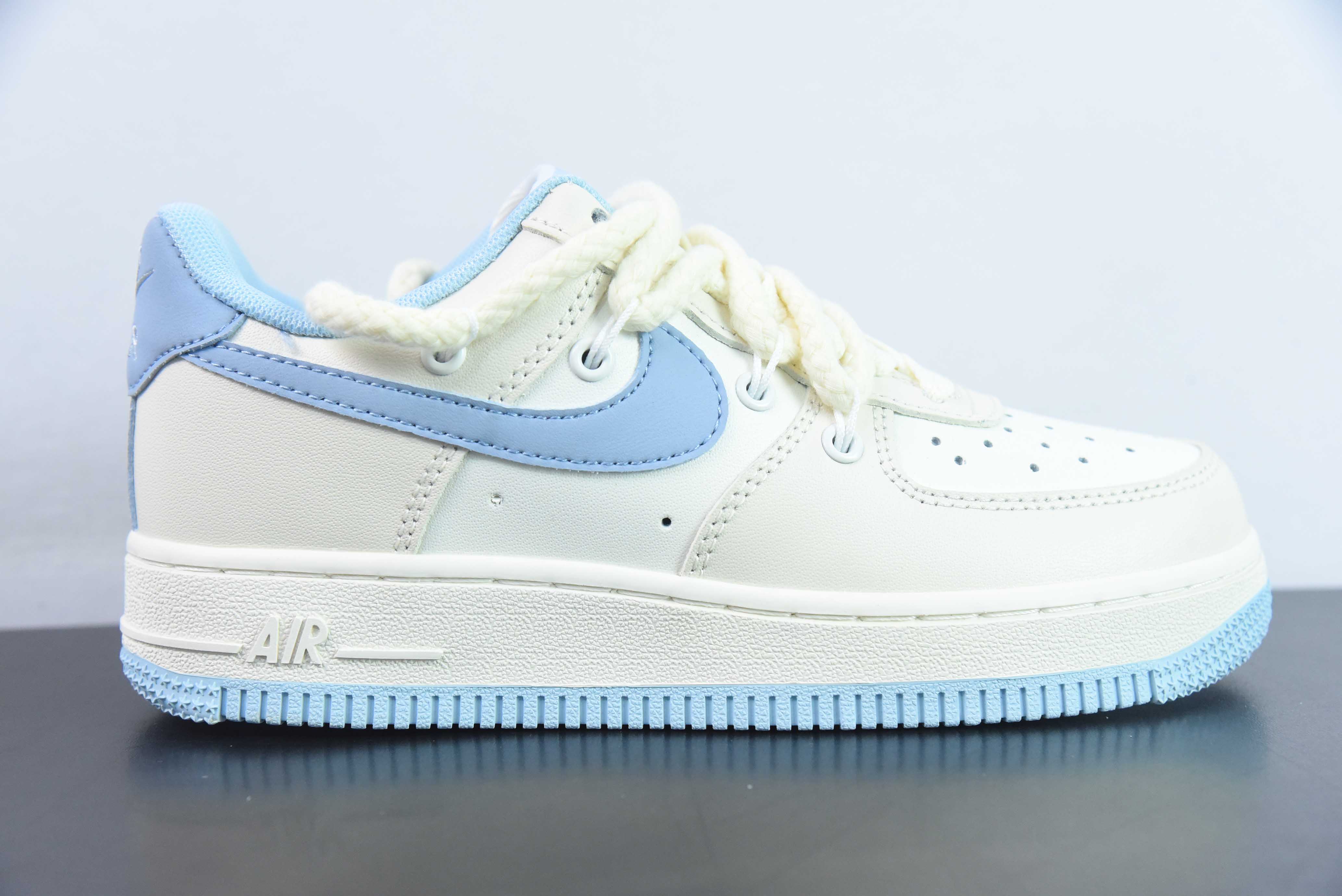 SAO71783849 Air Force 1 '07 Low 奶油蓝绑带货号：BD7701-011 尺码：36-45