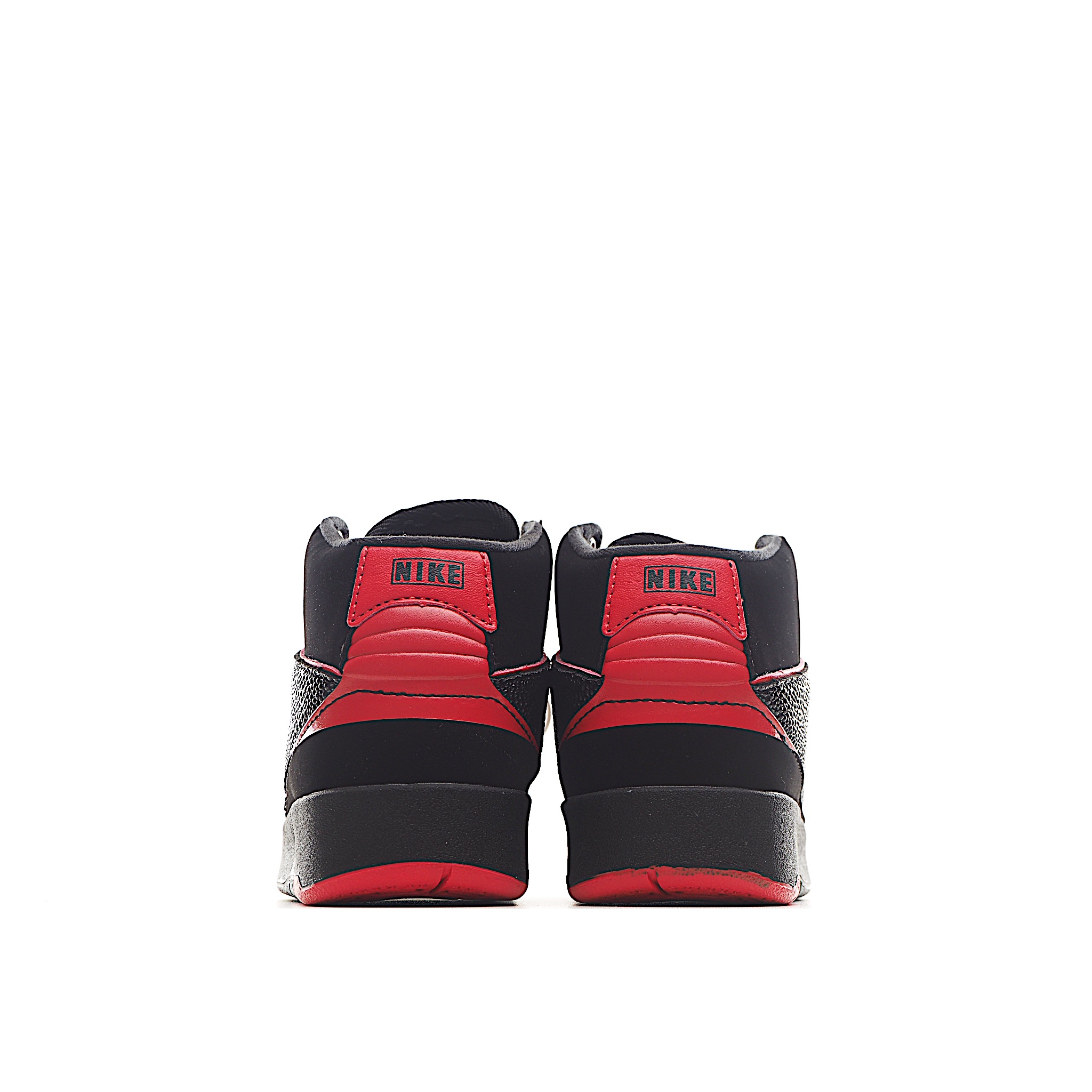 图片[5]-AJ 2代中帮系带复古童鞋 你的孩子会摇滚经典的吧! AJ2 于1986 年首次亮相，是其著名前身的酷炫弟弟一-标志性AJ1的更时尚、更简约的版本。鞋面采用舒适材质，提升上脚体验。鞋身延续了经典款式设计，并加强了鞋面的包裹和支撑性能。鞋底精心打造的防滑底纹，抓地稳固。 尺码：24-37.5-选品中心