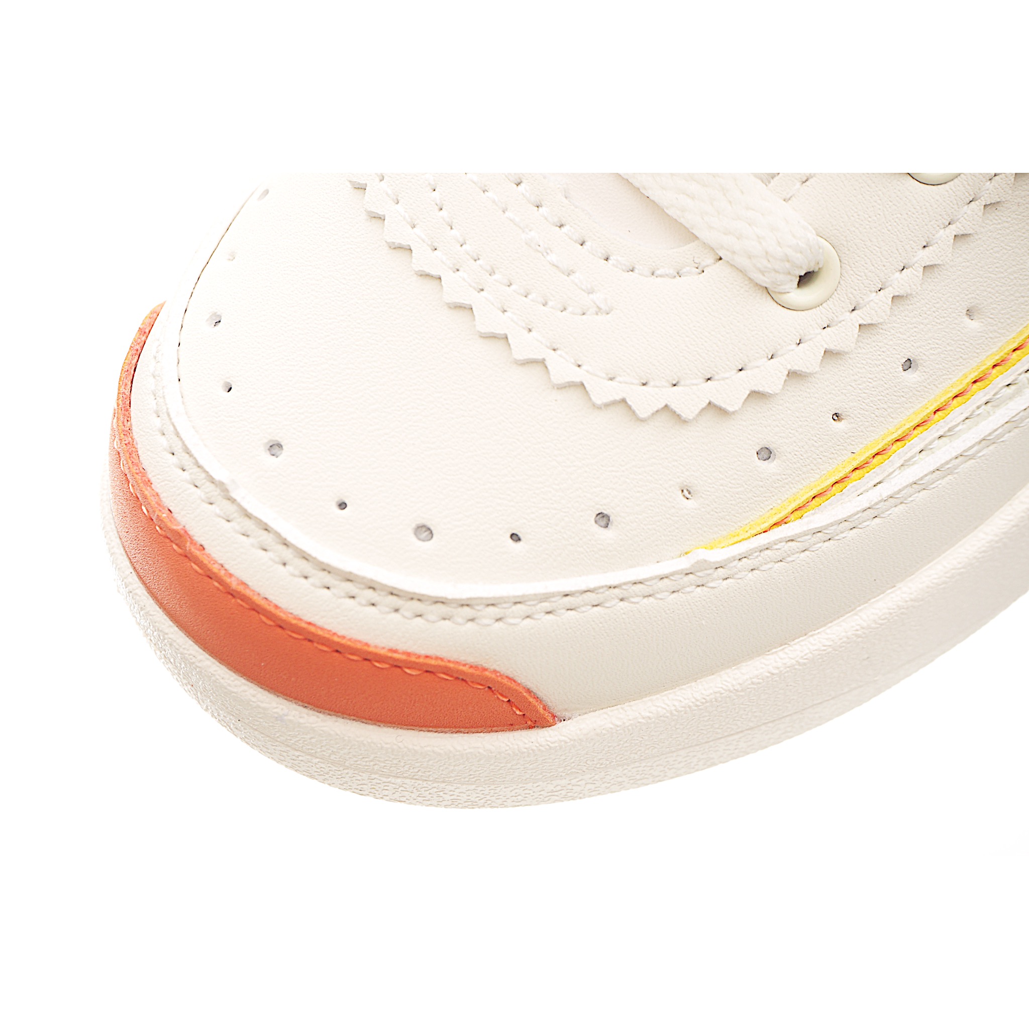 图片[7]-AJ 2代中帮系带复古童鞋 你的孩子会摇滚经典的吧! AJ2 于1986 年首次亮相，是其著名前身的酷炫弟弟一-标志性AJ1的更时尚、更简约的版本。鞋面采用舒适材质，提升上脚体验。鞋身延续了经典款式设计，并加强了鞋面的包裹和支撑性能。鞋底精心打造的防滑底纹，抓地稳固。 尺码：24-37.5-选品中心