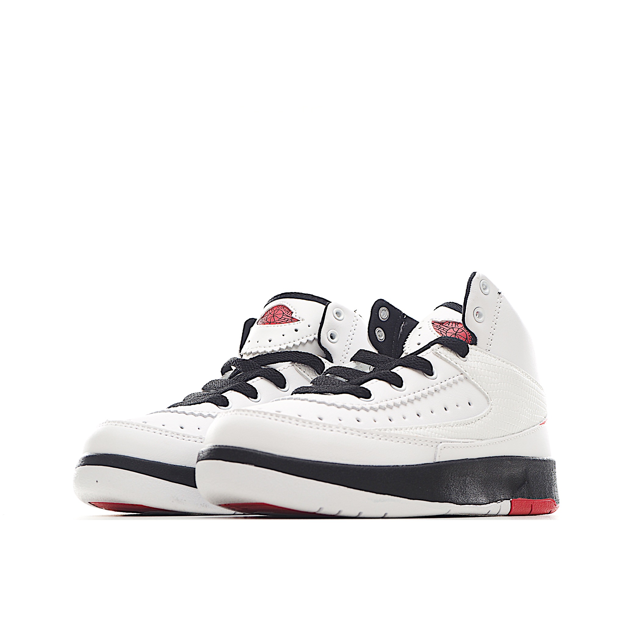 图片[2]-AJ 2代中帮系带复古童鞋 你的孩子会摇滚经典的吧! AJ2 于1986 年首次亮相，是其著名前身的酷炫弟弟一-标志性AJ1的更时尚、更简约的版本。鞋面采用舒适材质，提升上脚体验。鞋身延续了经典款式设计，并加强了鞋面的包裹和支撑性能。鞋底精心打造的防滑底纹，抓地稳固。 尺码：24-37.5-选品中心