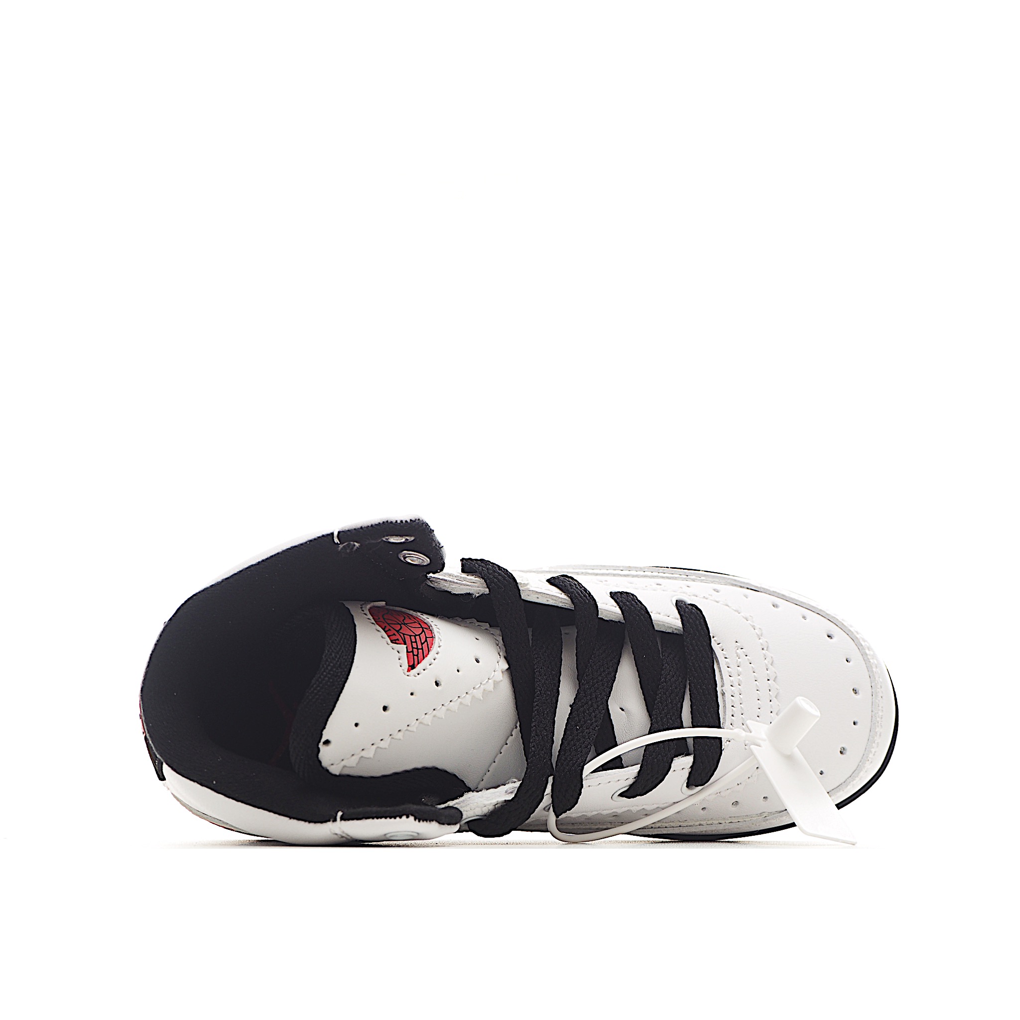 图片[4]-AJ 2代中帮系带复古童鞋 你的孩子会摇滚经典的吧! AJ2 于1986 年首次亮相，是其著名前身的酷炫弟弟一-标志性AJ1的更时尚、更简约的版本。鞋面采用舒适材质，提升上脚体验。鞋身延续了经典款式设计，并加强了鞋面的包裹和支撑性能。鞋底精心打造的防滑底纹，抓地稳固。 尺码：24-37.5-选品中心