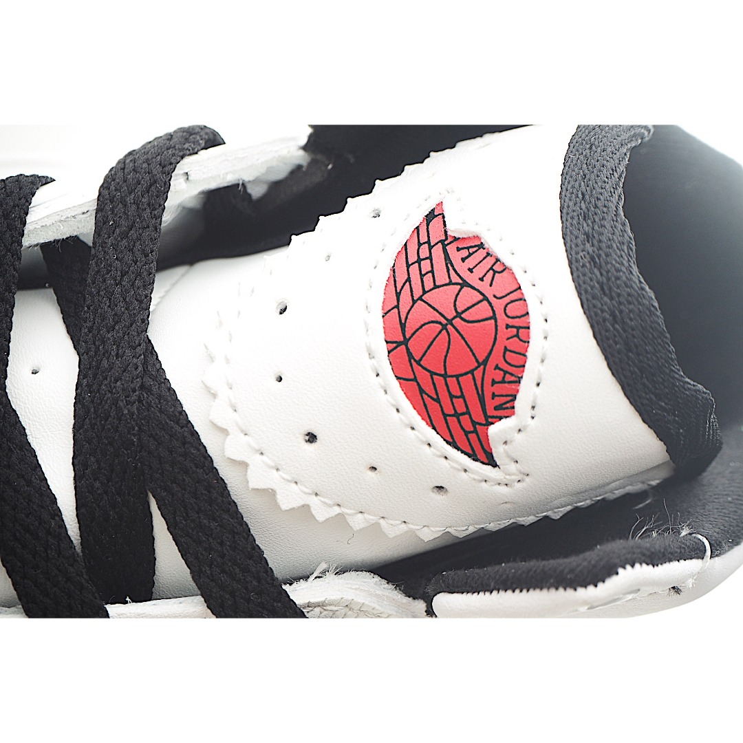 图片[8]-AJ 2代中帮系带复古童鞋 你的孩子会摇滚经典的吧! AJ2 于1986 年首次亮相，是其著名前身的酷炫弟弟一-标志性AJ1的更时尚、更简约的版本。鞋面采用舒适材质，提升上脚体验。鞋身延续了经典款式设计，并加强了鞋面的包裹和支撑性能。鞋底精心打造的防滑底纹，抓地稳固。 尺码：24-37.5-选品中心