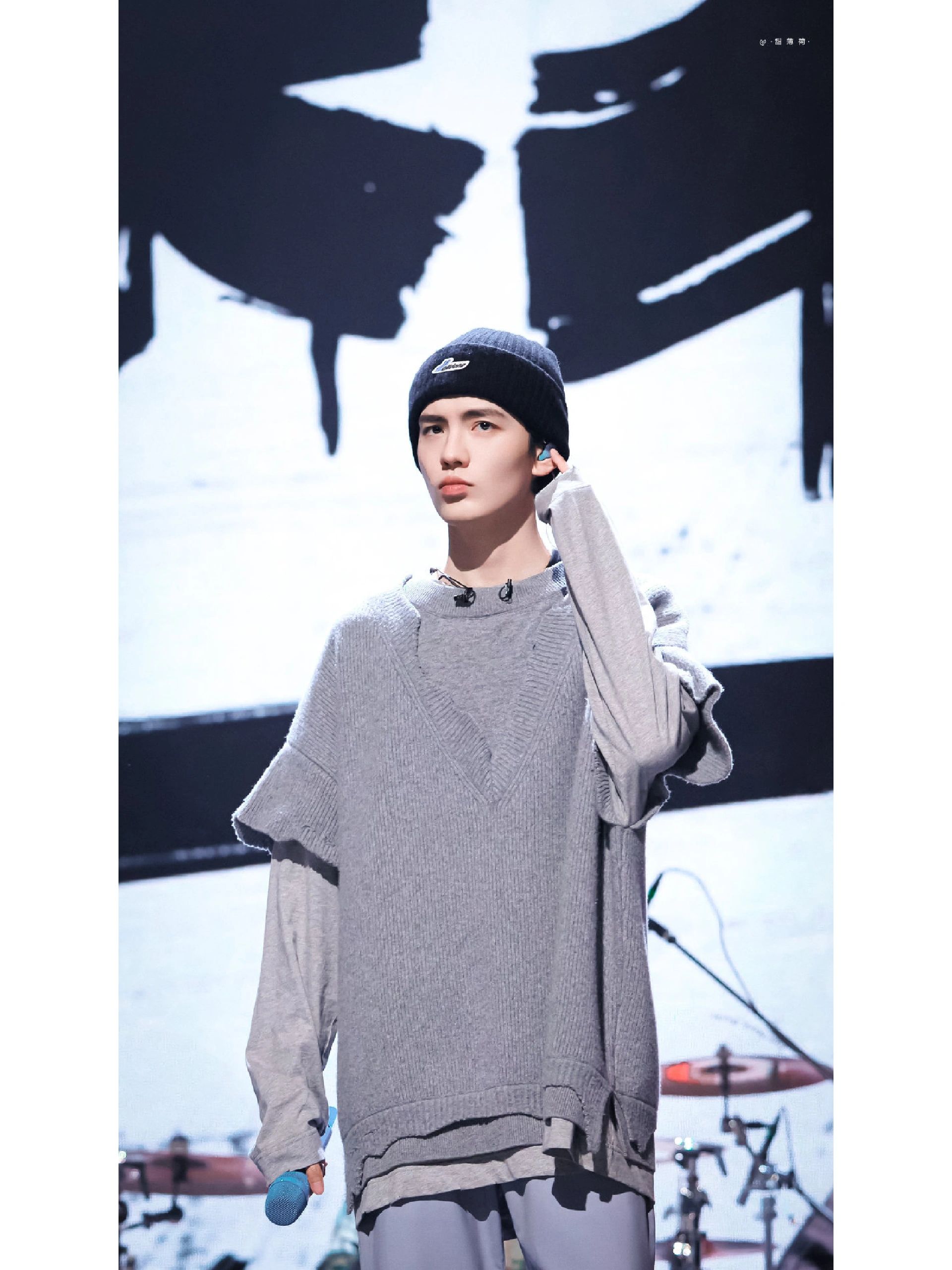 Upper body collection picture 1 GivenchyGivenchy 23Fw fake three-piece destruc
