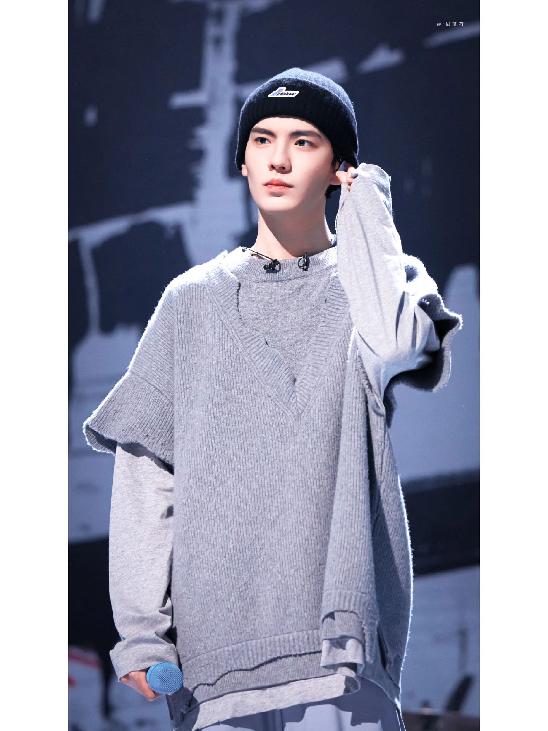 Upper body collection picture 2 GivenchyGivenchy 23Fw fake three-piece destruc