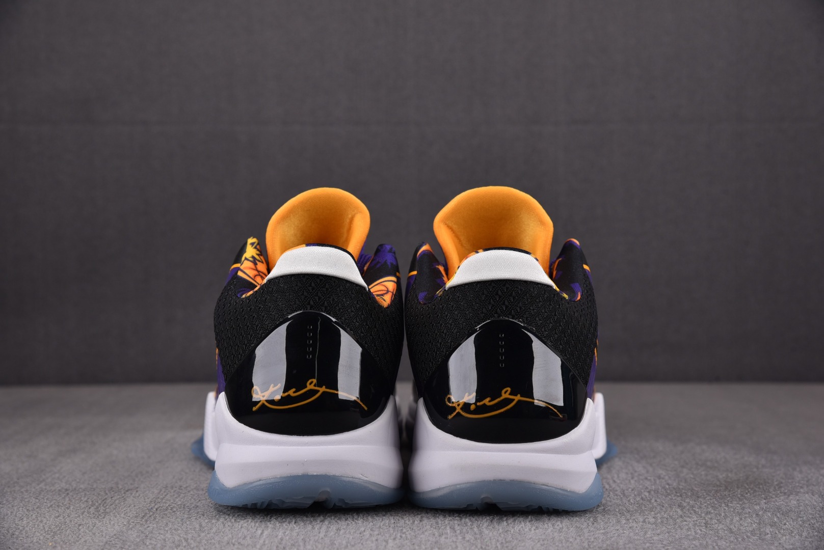 KOBE5鞋码40-48.5偏小0.