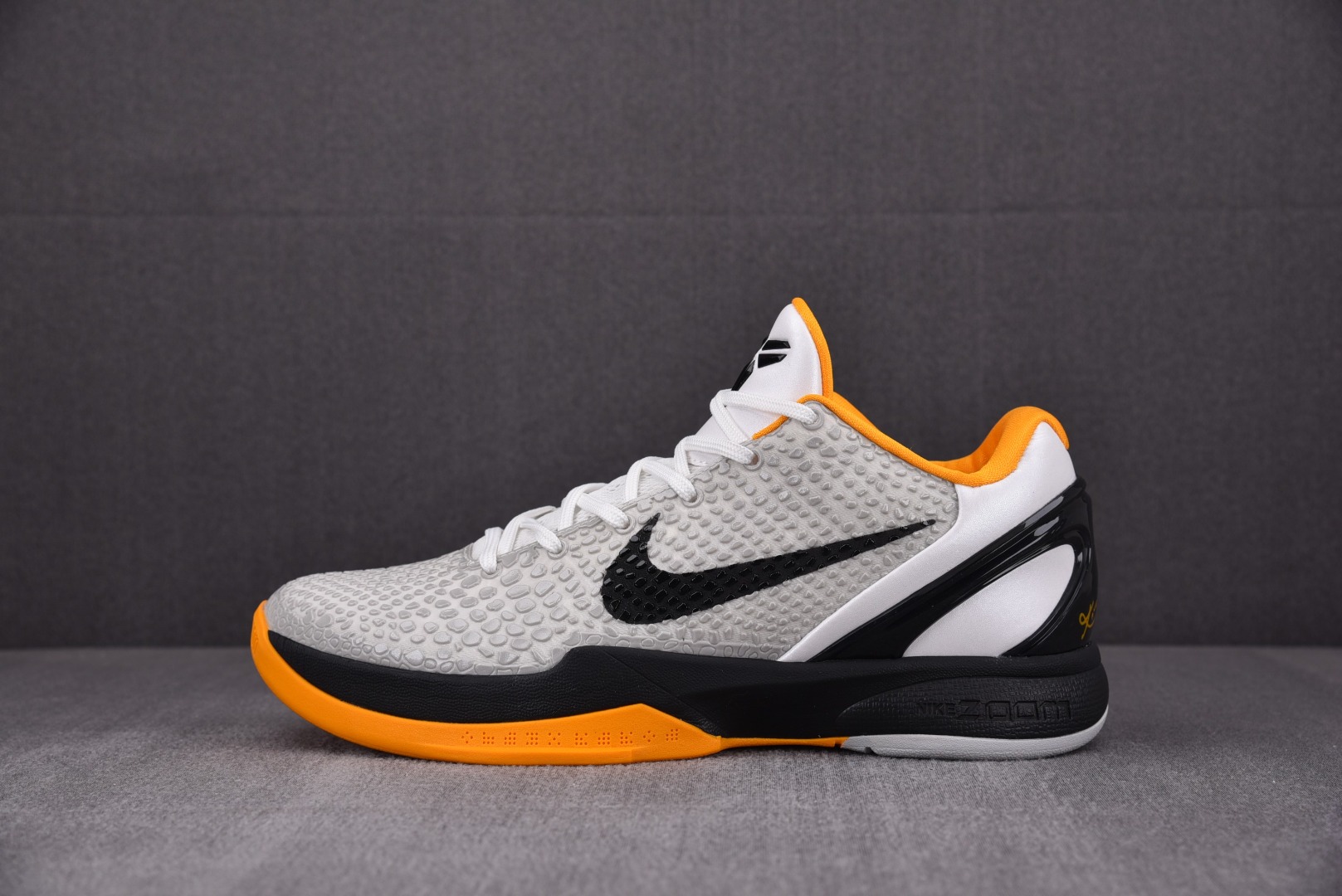 KOBE6鞋码40-48.5偏小0.