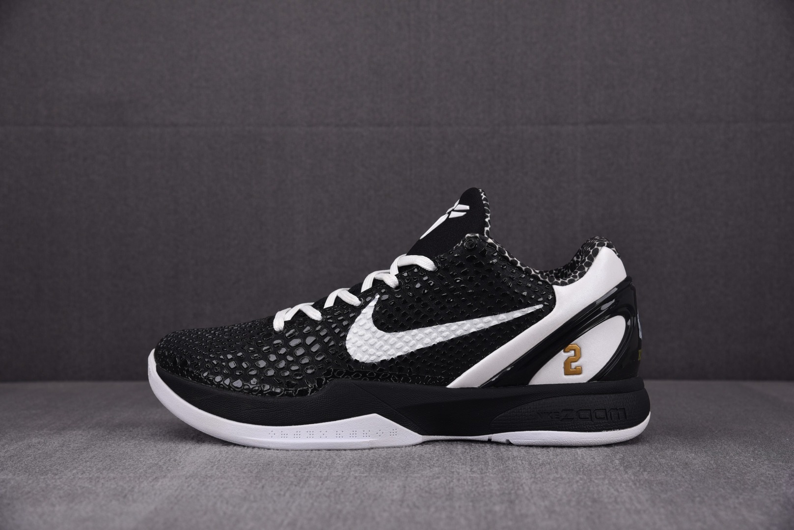 KOBE6鞋码40-48.5偏小0.