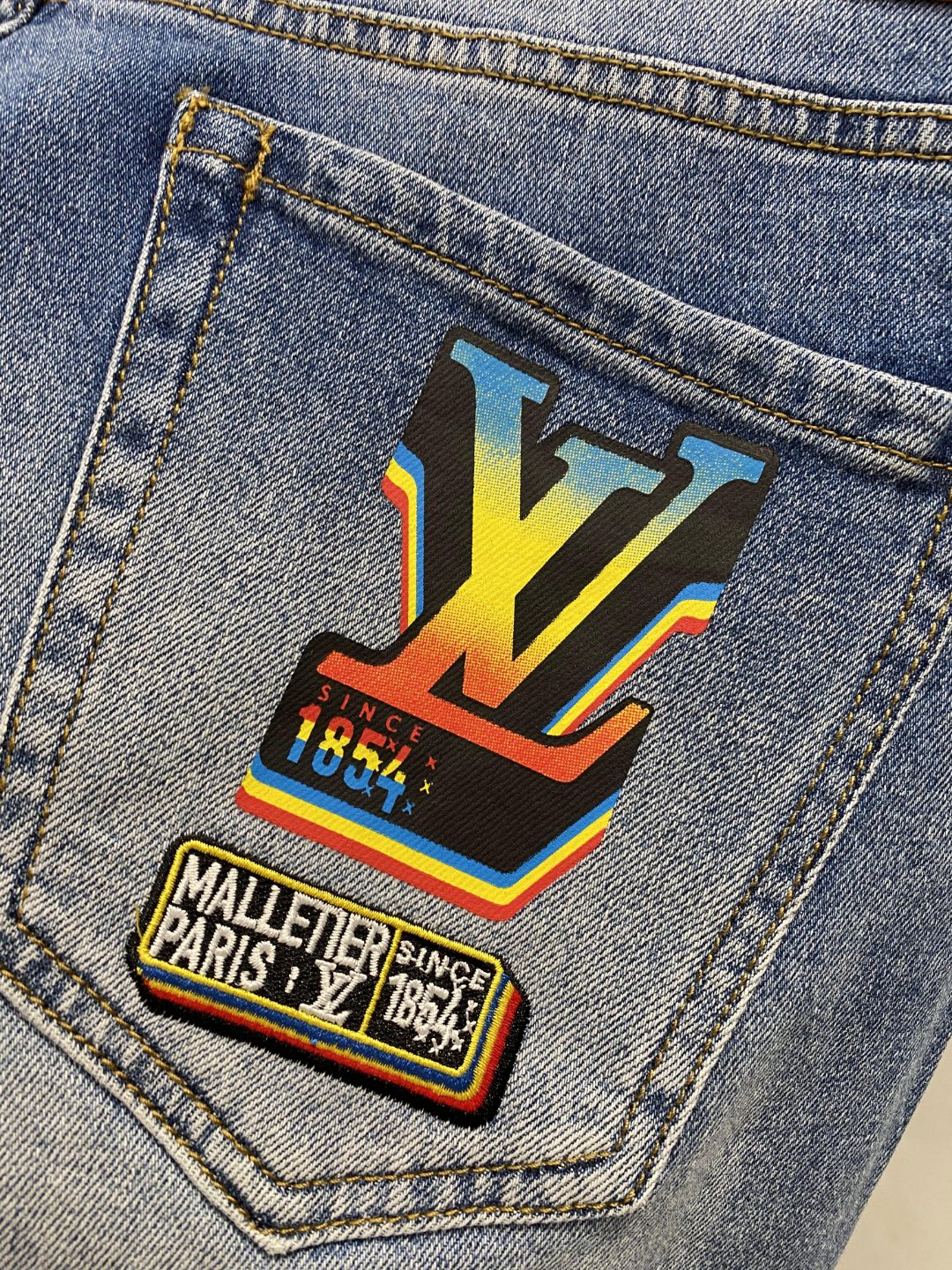 LV2024春夏系列标识logo男士小直筒丹宁牛仔裤！渠道稀出市面少有的精品渠道货源绝对可以带给你意想不