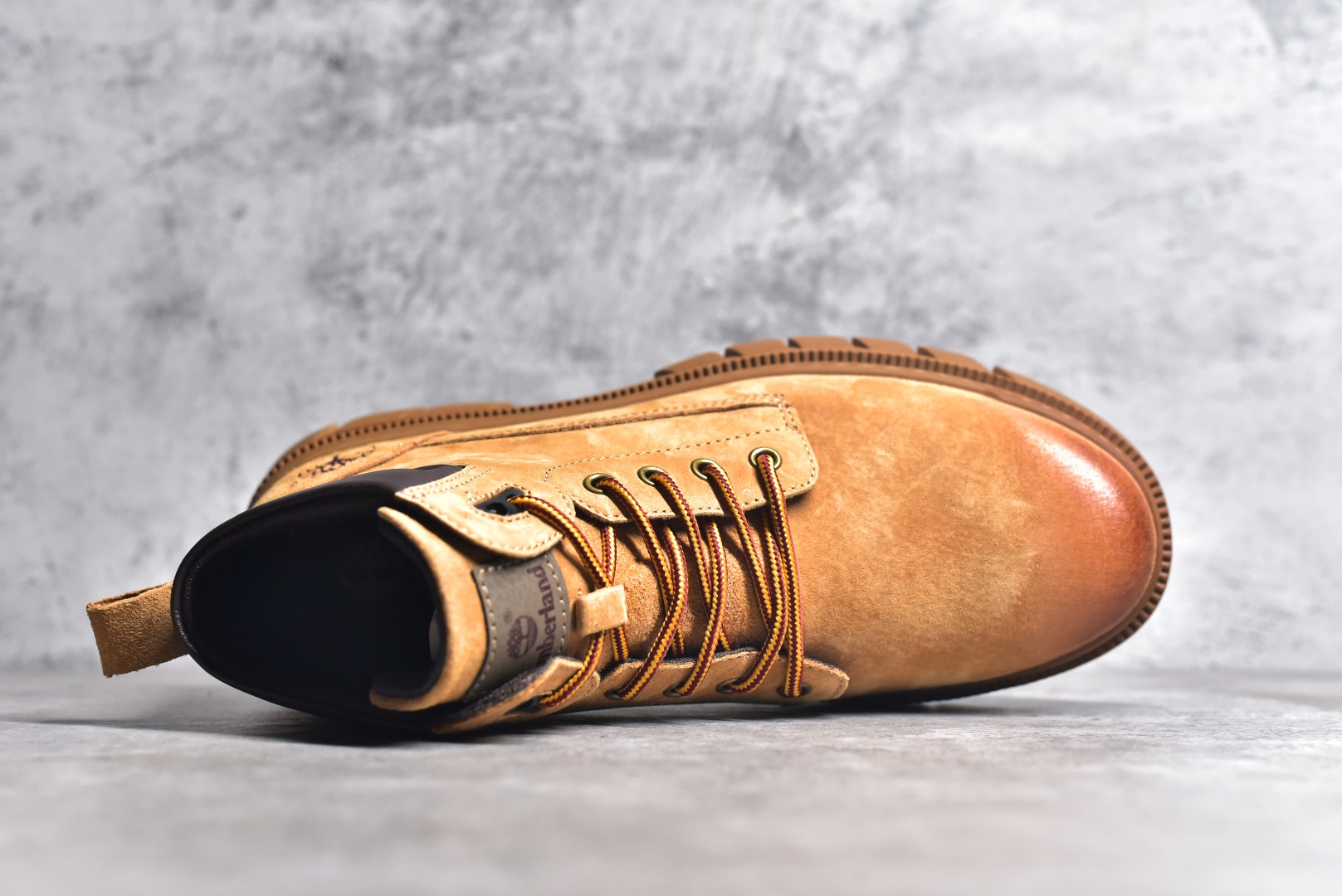 新货#Timberland添柏岚/天伯伦户外中帮休闲大黄靴-莆田鞋,莆田鞋货源,高仿鞋,高仿鞋货源,安福档口,莆田高仿鞋,莆田鞋批发,高仿鞋批发,莆田高仿运动鞋,高仿运动鞋,莆田运动鞋 新货#Timberland添柏岚/天伯伦户外中帮休闲大黄靴