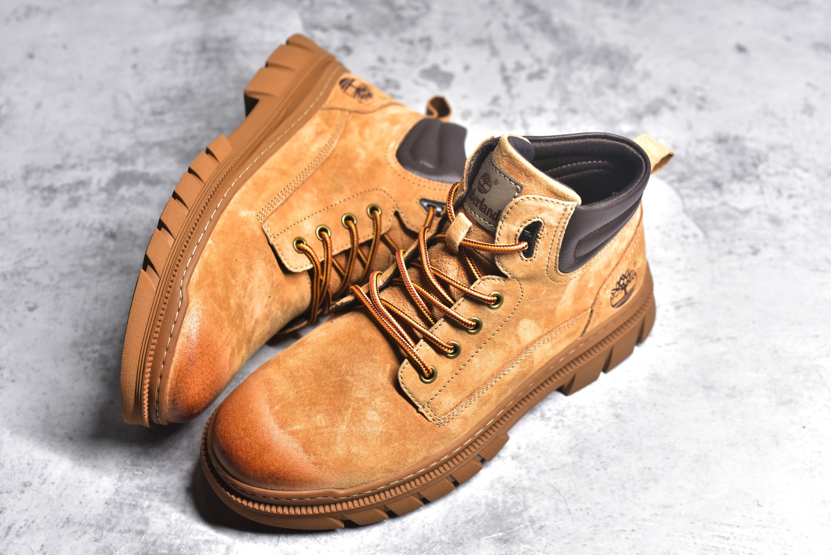 新货#Timberland添柏岚/天伯伦户外中帮休闲大黄靴-莆田鞋,莆田鞋货源,高仿鞋,高仿鞋货源,安福档口,莆田高仿鞋,莆田鞋批发,高仿鞋批发,莆田高仿运动鞋,高仿运动鞋,莆田运动鞋 新货#Timberland添柏岚/天伯伦户外中帮休闲大黄靴