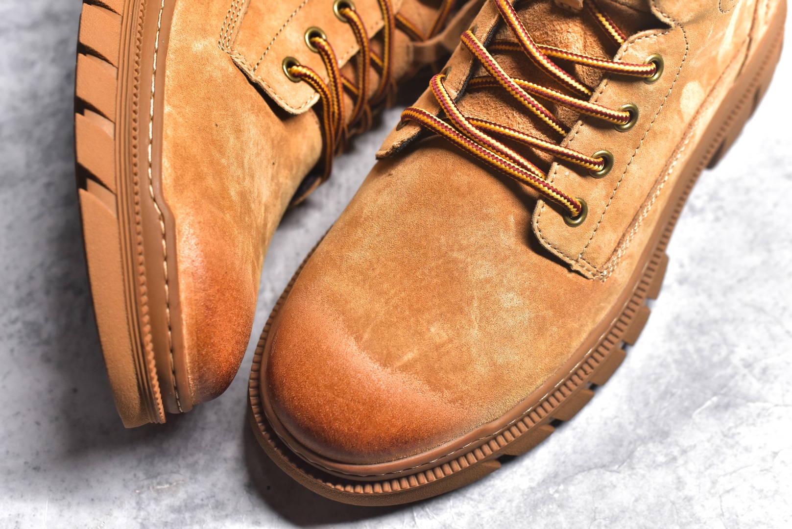 新货#Timberland添柏岚/天伯伦户外中帮休闲大黄靴-莆田鞋,莆田鞋货源,高仿鞋,高仿鞋货源,安福档口,莆田高仿鞋,莆田鞋批发,高仿鞋批发,莆田高仿运动鞋,高仿运动鞋,莆田运动鞋 新货#Timberland添柏岚/天伯伦户外中帮休闲大黄靴