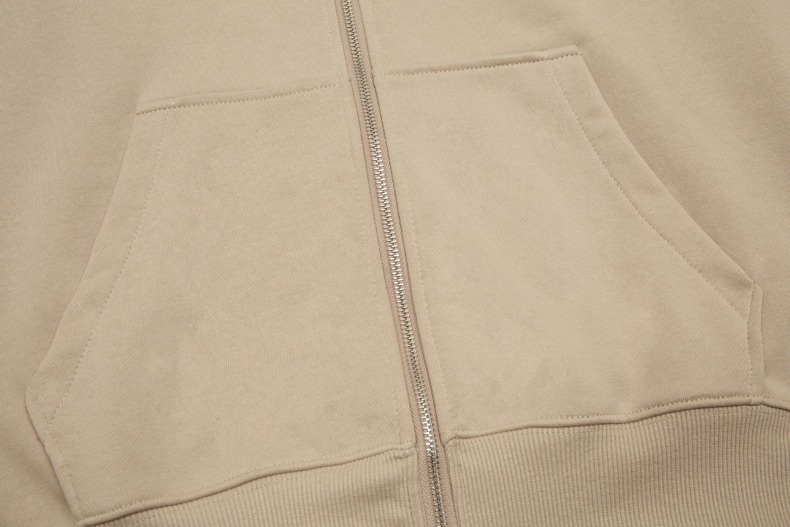 ZGLB 4103: Macalon’s Heart Embroidered Chain Coat, High-Quality Customized Fabric, Intricate Embroidery - 图片 8