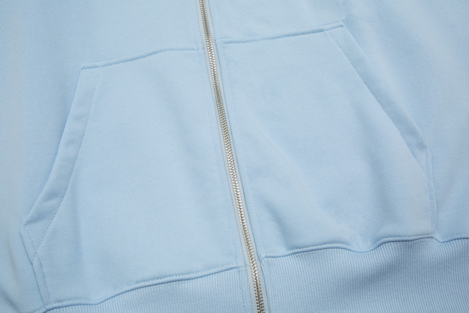 ZGL 4103: High-quality embroidered chain coat with customized hand-painted fabric. - 图片 8