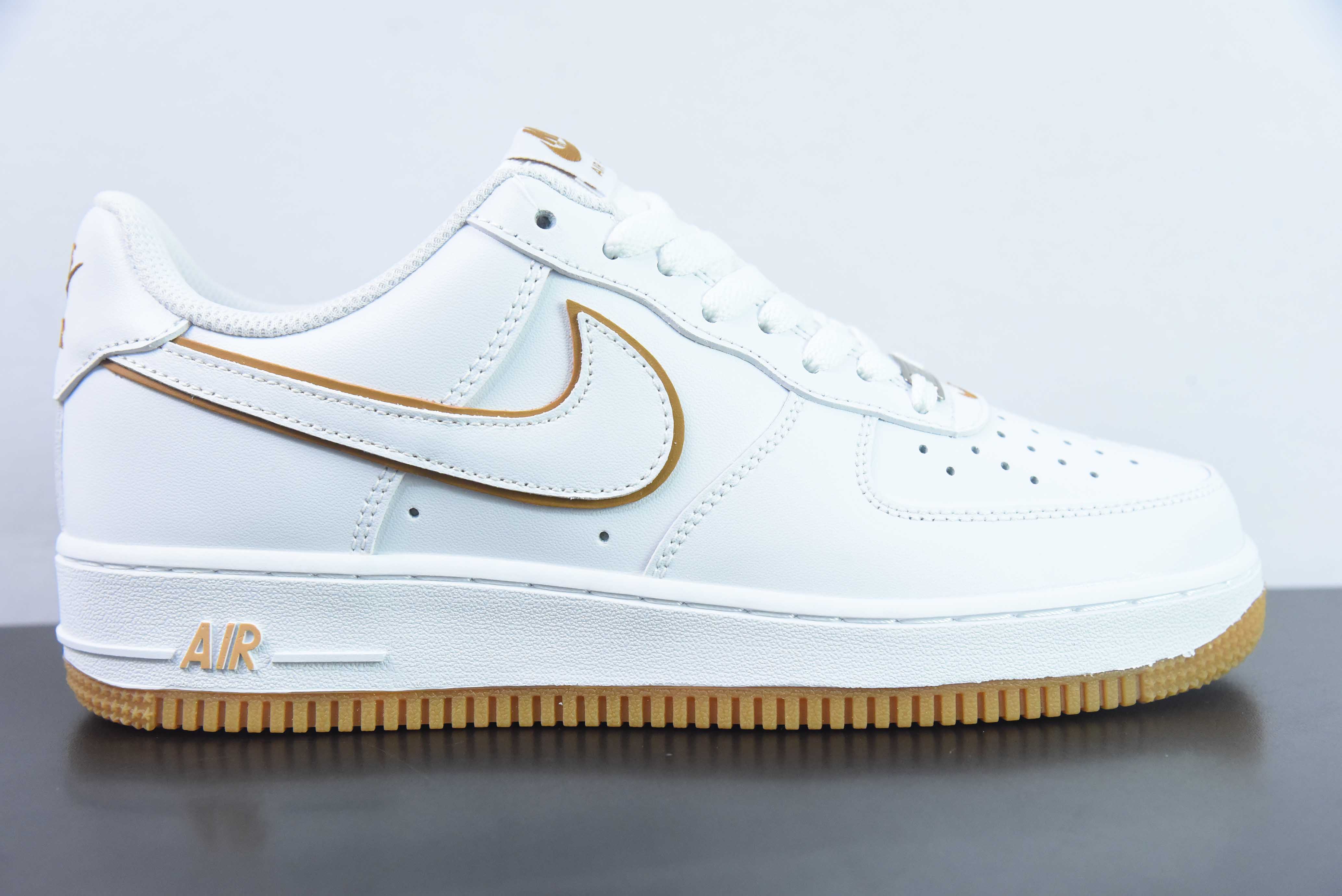 VNW38336824 air force 107 low' whitebronzine clásico de la serie Fuerza Aérea uno de caña baja número de artí…