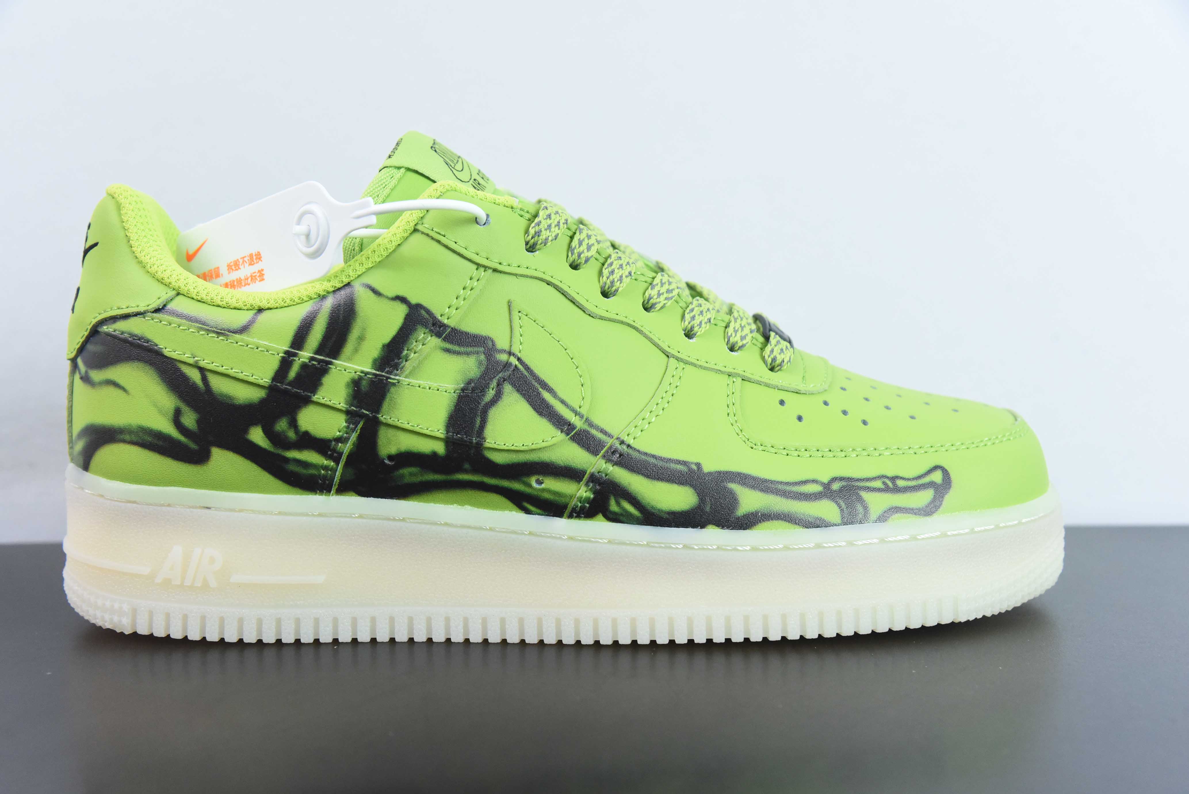 DAE59202439 Nike Air Force 1 Low '07 edición limitada de Halloween verde huesos transparentes rayos X clásico de la Fue…