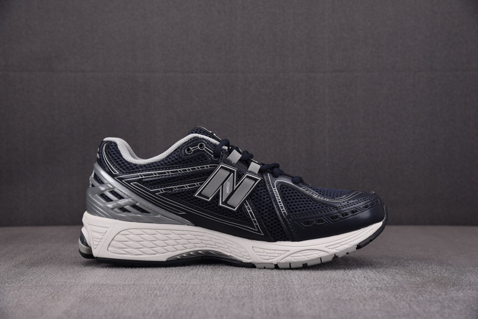 NB1906R尺码:36-47总裁R