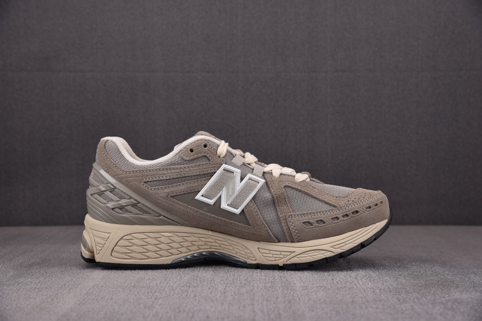 NB1906R尺码:36-47总裁R