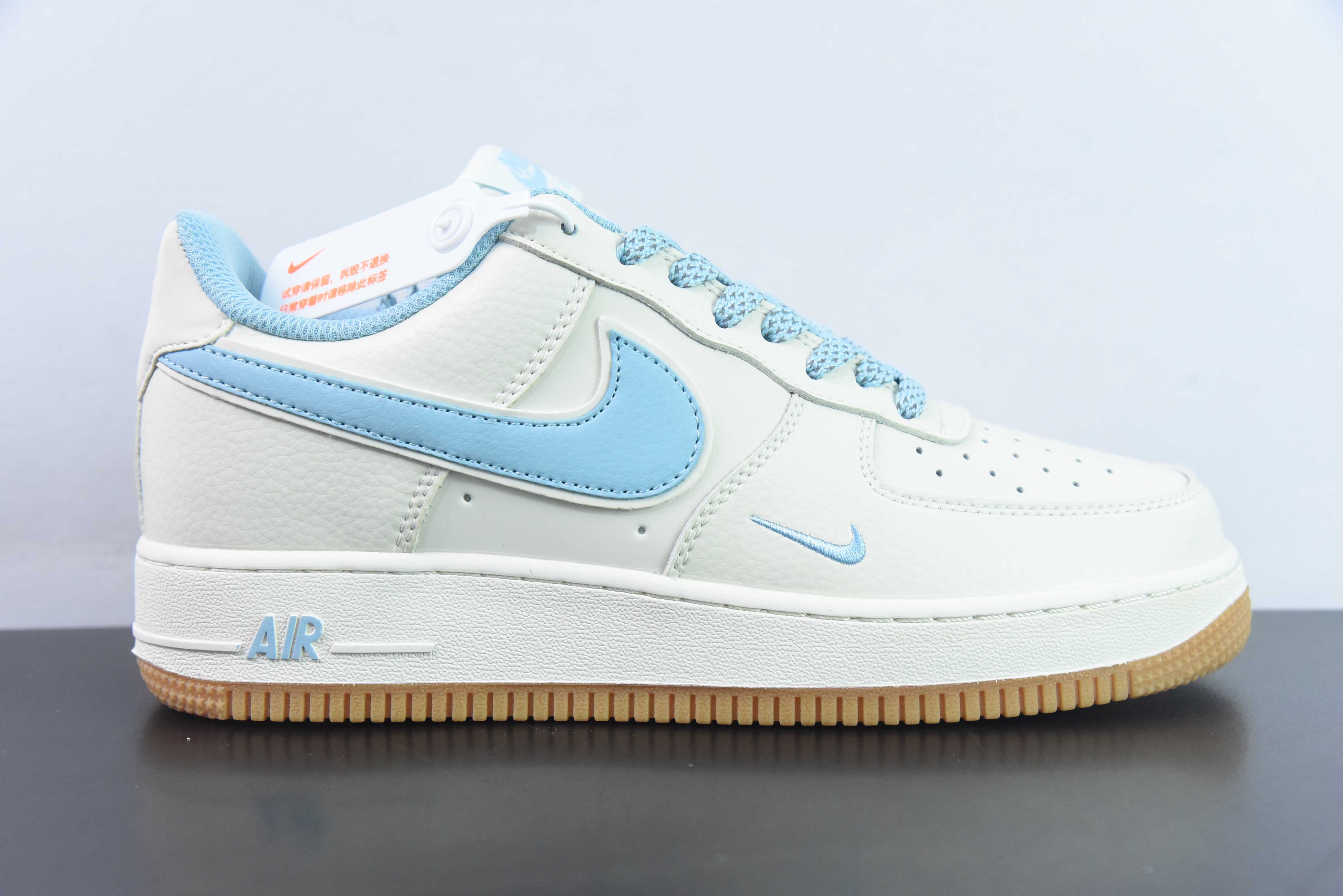 XAU89952736 NIke Air Force 1 '07 Low “米白浅蓝满天星”空军一号 低帮 运动鞋货号：HD1689-108 尺码：36-45