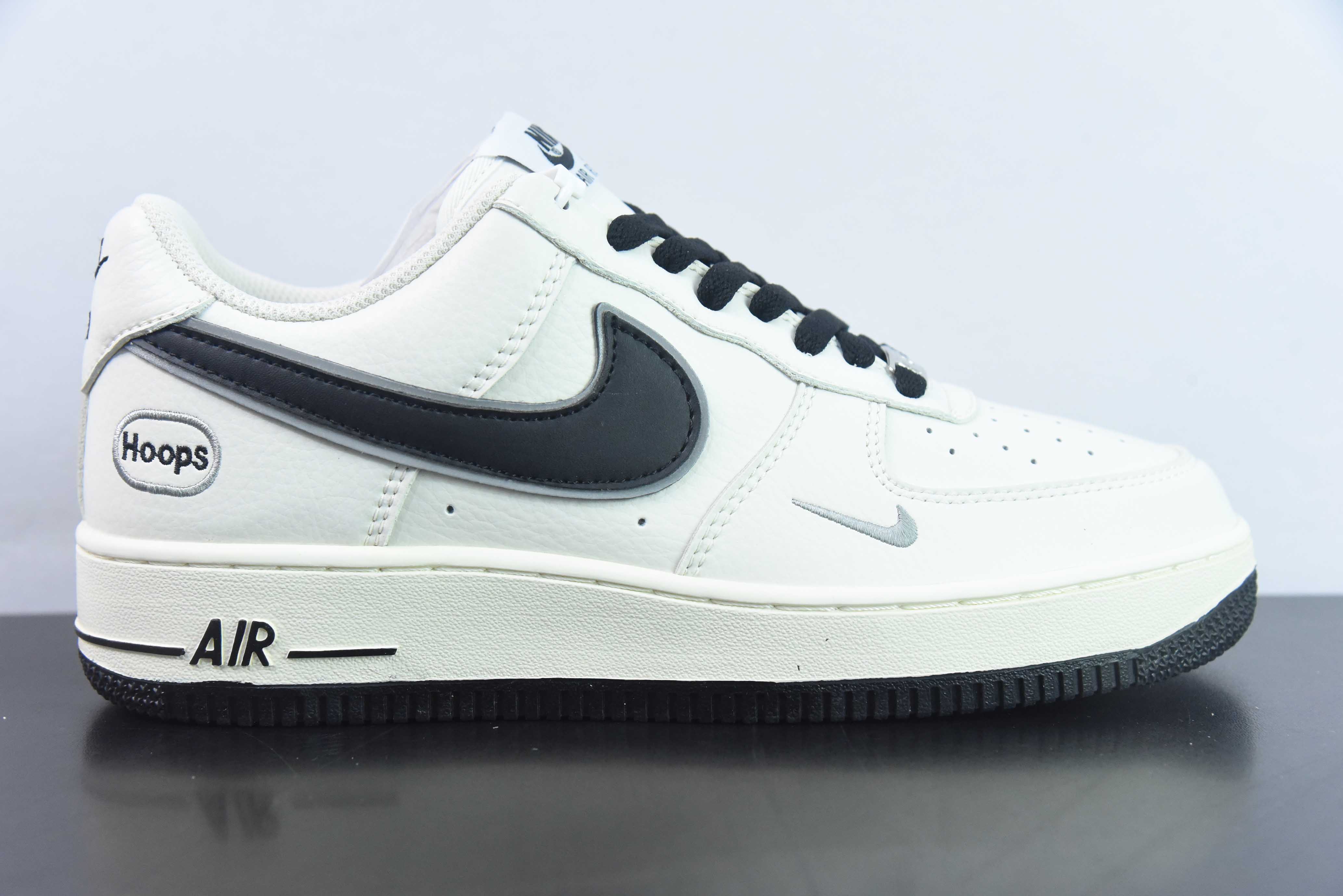 XAU89952736 Nike Air Force 1 Low Hoops刺绣小钩 空军一号低帮运动休闲板鞋货号：H-002 尺码：36-45