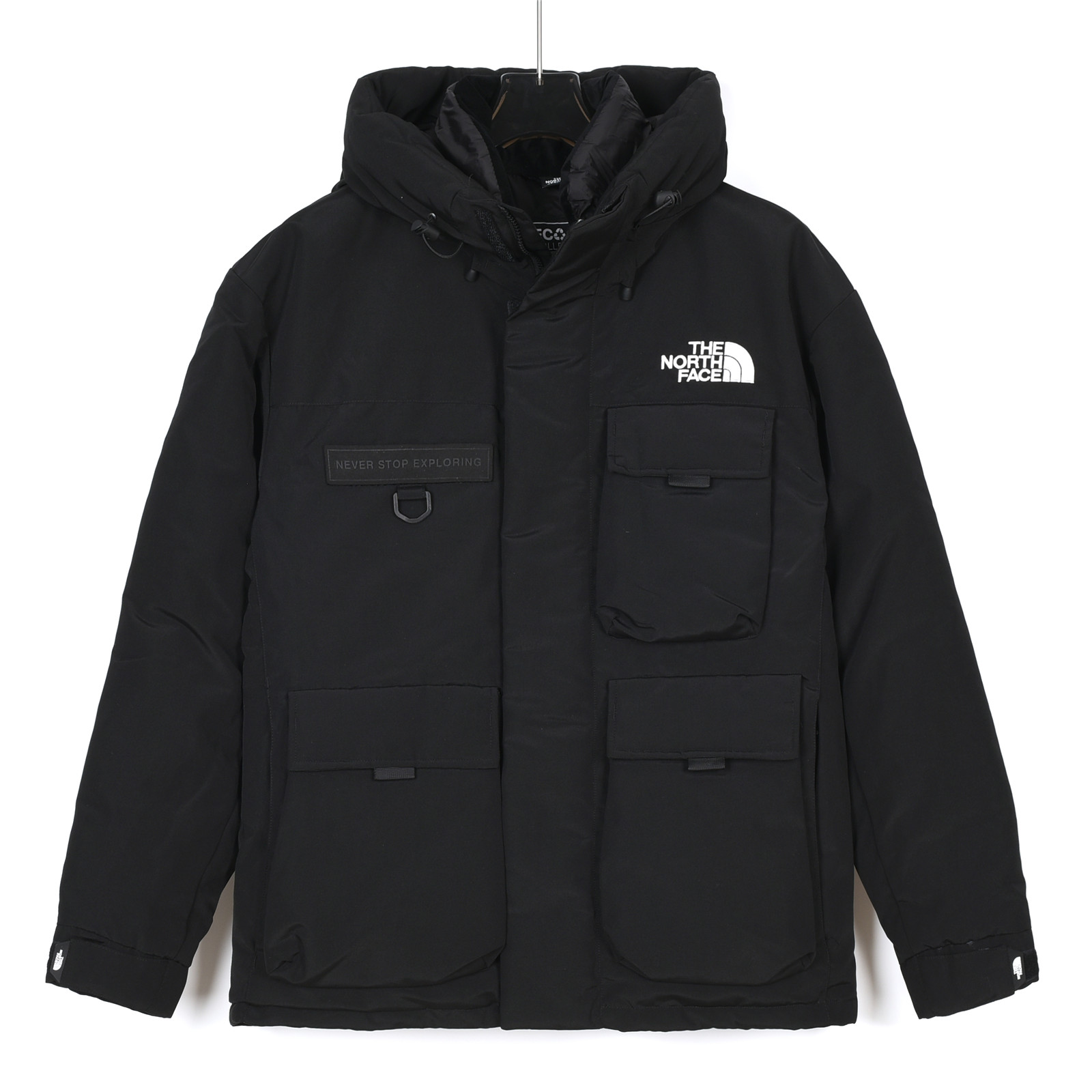CX专供 独家纯原 羽绒服 【北面】 THE NORTH FACE/北面 23SS 申敏儿同款韩国冬工装连帽鹅绒防水羽绒服 它是一种可以在户外活动和日常生活中穿着的羽绒服. 使用不会nue待动物的 RDS GOOSE DOWN,轻量化和保暖de到ti升. 袖口内侧采用有xiaozu隔外界寒冷的INNER CUFFS,进一步zengqiang保暖性和合身性. 背面内侧和底部有一个网袋,可存放热包,以bei寒冷天气活动之用.(**只有Graish米色使用国产PET瓶纱制成的K-ECO材料.) 颜色:米白、灰色、黑色