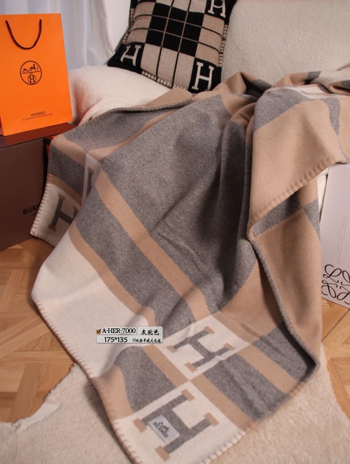 Hermes Ithaque Wool and Cashmere Blend Blanket - 135 x 175 cm 1 Hermes Ithaque Wool and Cashmere Blend Blanket - 135 x 175 cm
