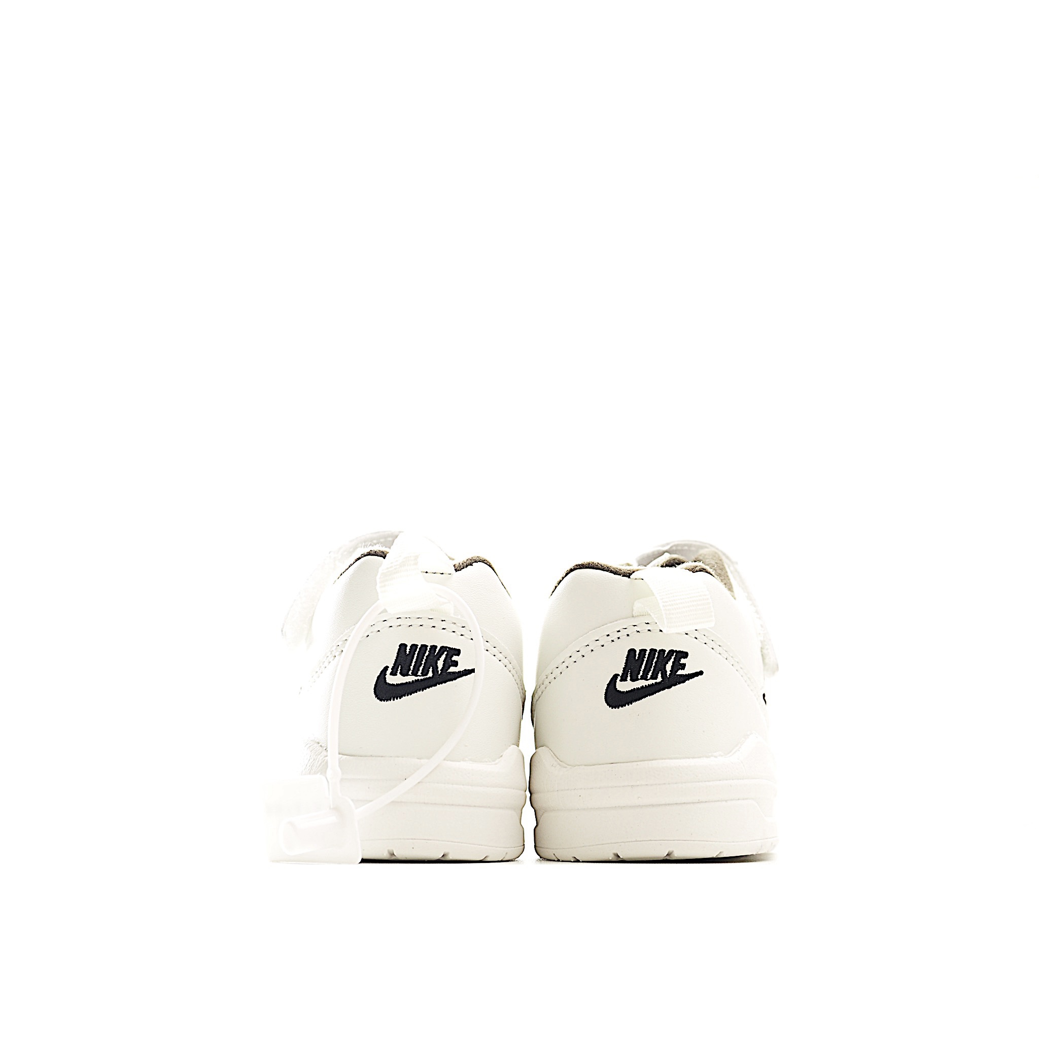 图片[5]-NK Jordan 90 儿童休闲鞋 NK Jordan 90 运动童鞋专为小宝贝打造，兼具舒适脚感与出众格调。鞋款从A1和AJ5中汲取设计灵感，是小宝贝日常玩耍的理想之选。鞋面采用结实皮革和合成材质，舒适耐穿，助力轻松玩乐。 尺码：小童24-27 大童28-37.5 货号：小童：3100 大童：5100-选品中心