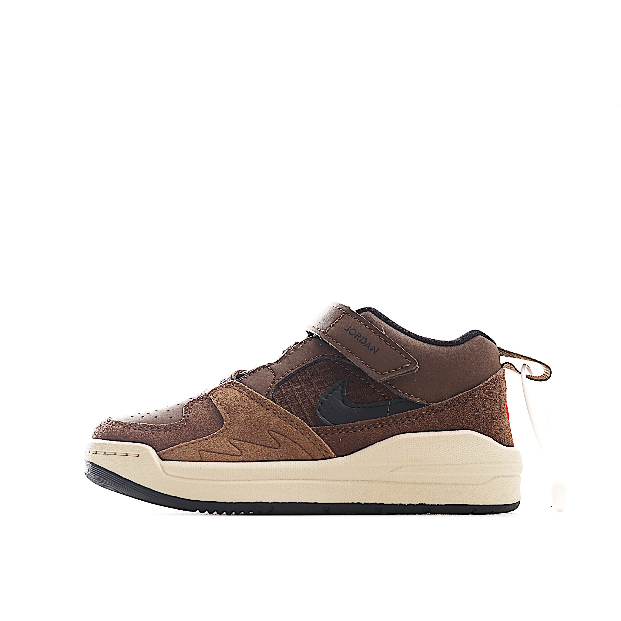 图片[6]-NK Jordan 90 儿童休闲鞋 NK Jordan 90 运动童鞋专为小宝贝打造，兼具舒适脚感与出众格调。鞋款从A1和AJ5中汲取设计灵感，是小宝贝日常玩耍的理想之选。鞋面采用结实皮革和合成材质，舒适耐穿，助力轻松玩乐。 尺码：小童24-27 大童28-37.5 货号：小童：3100 大童：5100-选品中心