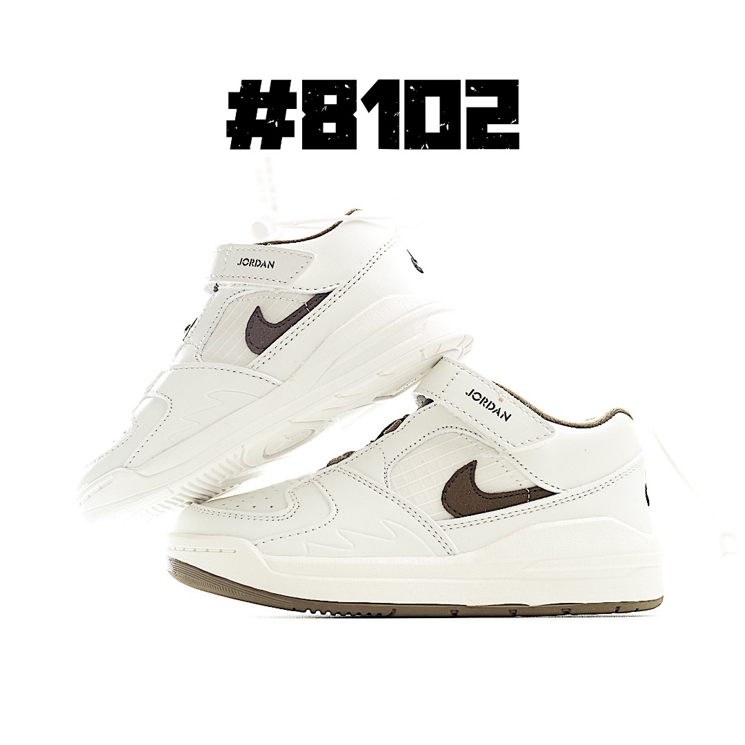 图片[7]-NK Jordan 90 儿童休闲鞋 NK Jordan 90 运动童鞋专为小宝贝打造，兼具舒适脚感与出众格调。鞋款从A1和AJ5中汲取设计灵感，是小宝贝日常玩耍的理想之选。鞋面采用结实皮革和合成材质，舒适耐穿，助力轻松玩乐。 尺码：小童24-27 大童28-37.5-选品中心