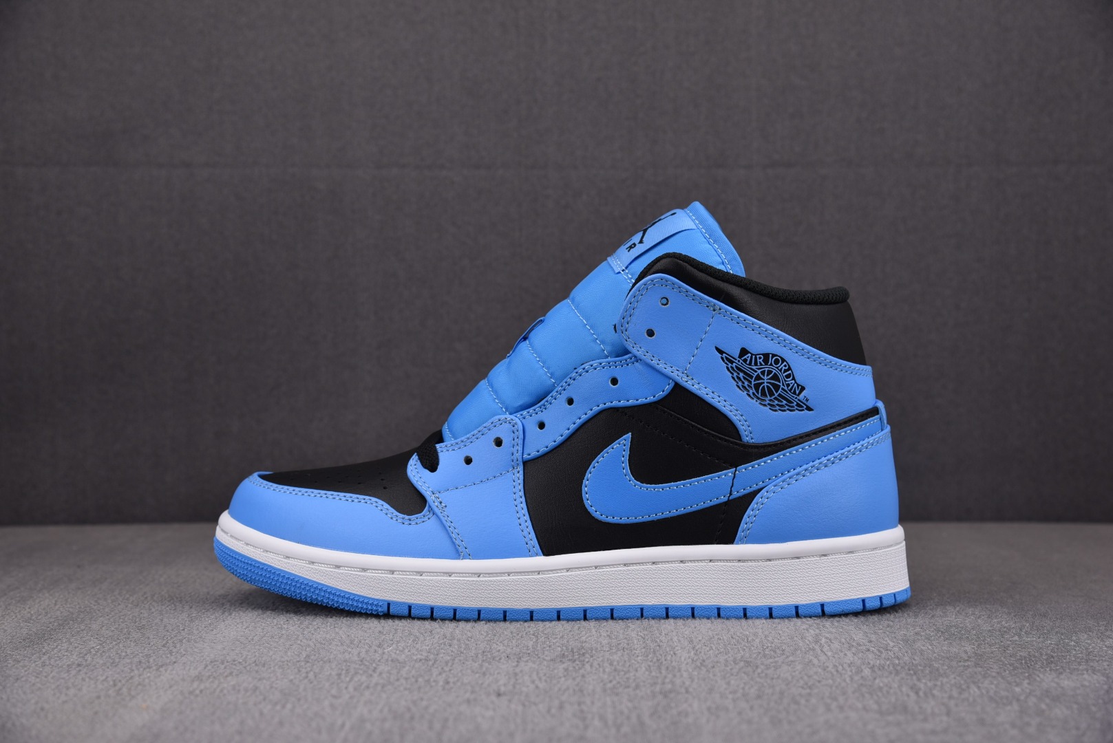 AJMid蓝黑Size:40-46总裁R版出品-AirJordan1Mid“UniversityBlue