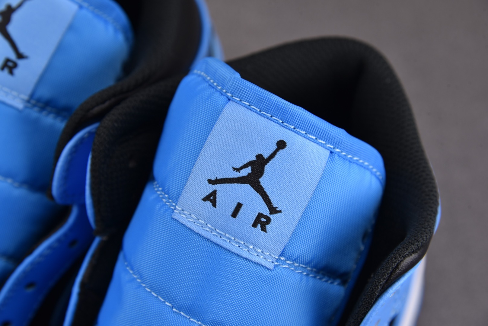 AJMid蓝黑Size:40-46总裁R版出品-AirJordan1Mid“UniversityBlue