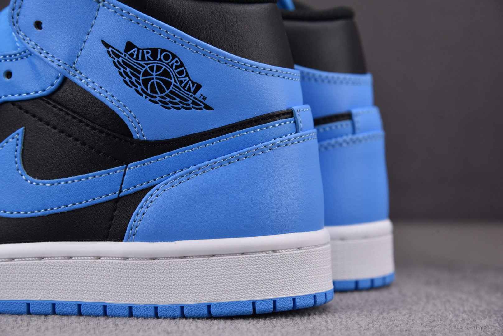 AJMid蓝黑Size:40-46总裁R版出品-AirJordan1Mid“UniversityBlue