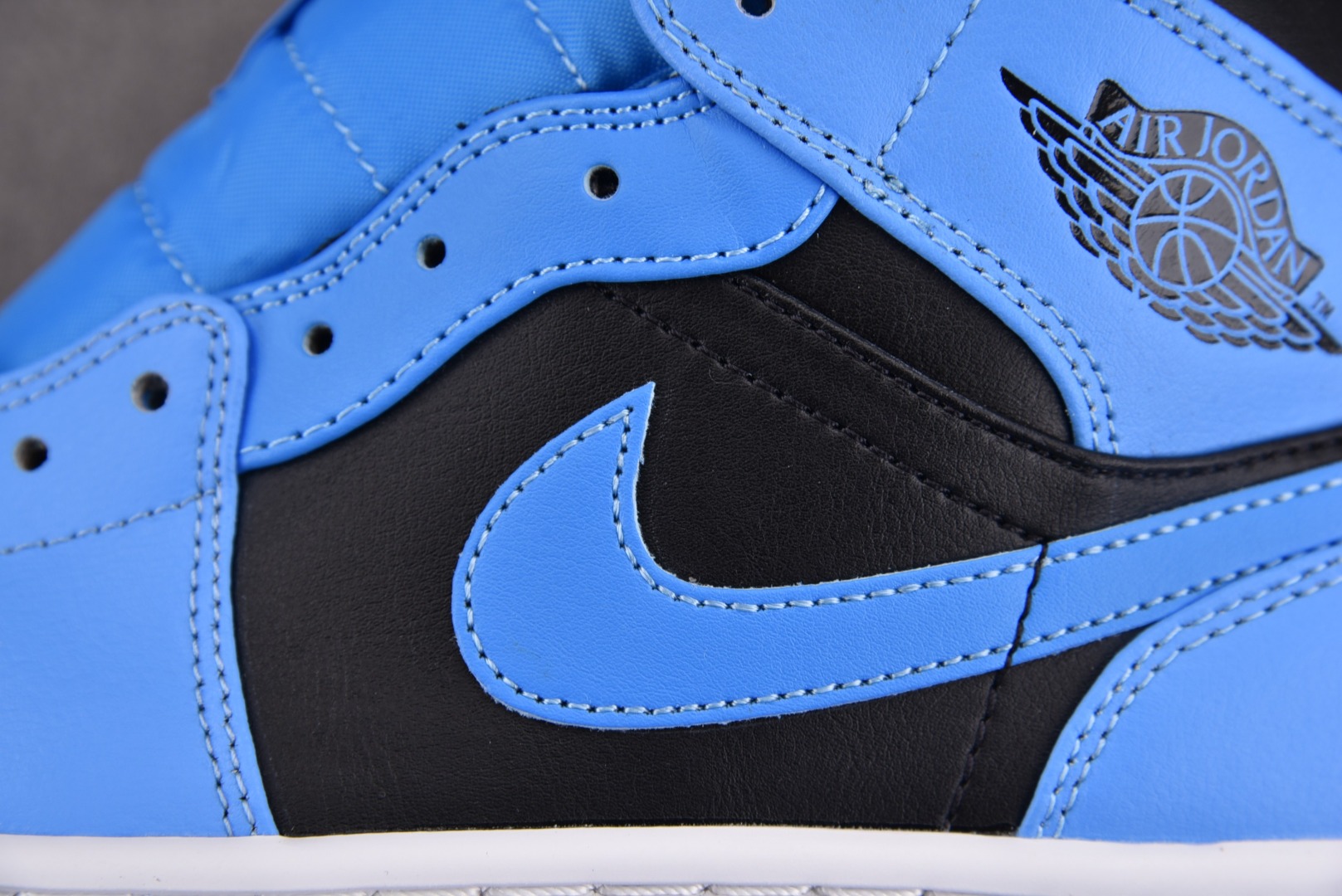 AJMid蓝黑Size:40-46总裁R版出品-AirJordan1Mid“UniversityBlue