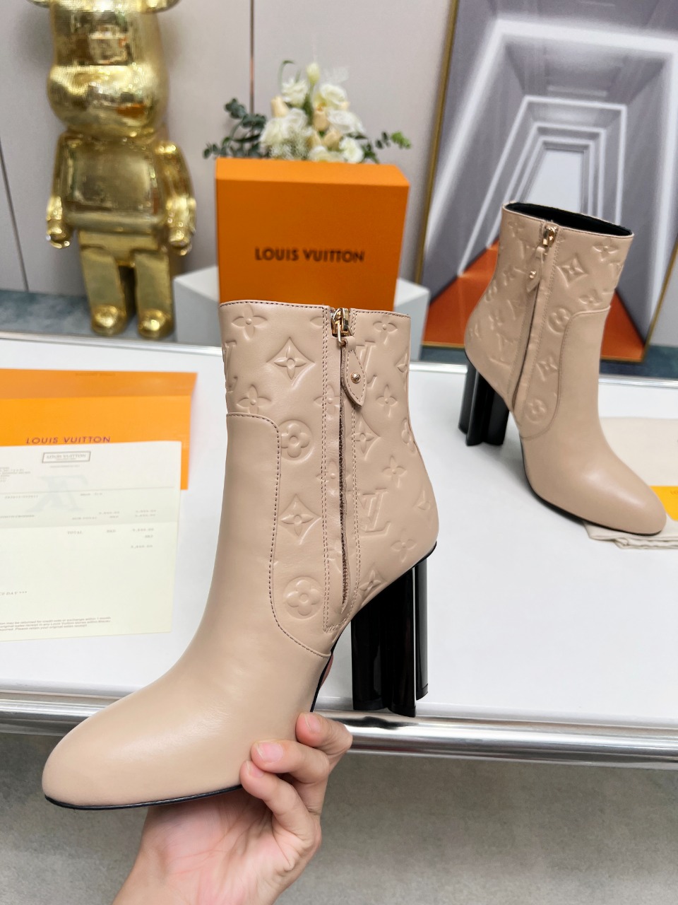 sLoui*Vuitton最新短靴老外提供️原版对版开款3个月研发终于可以上款了版型绝对正不含糊后包lo