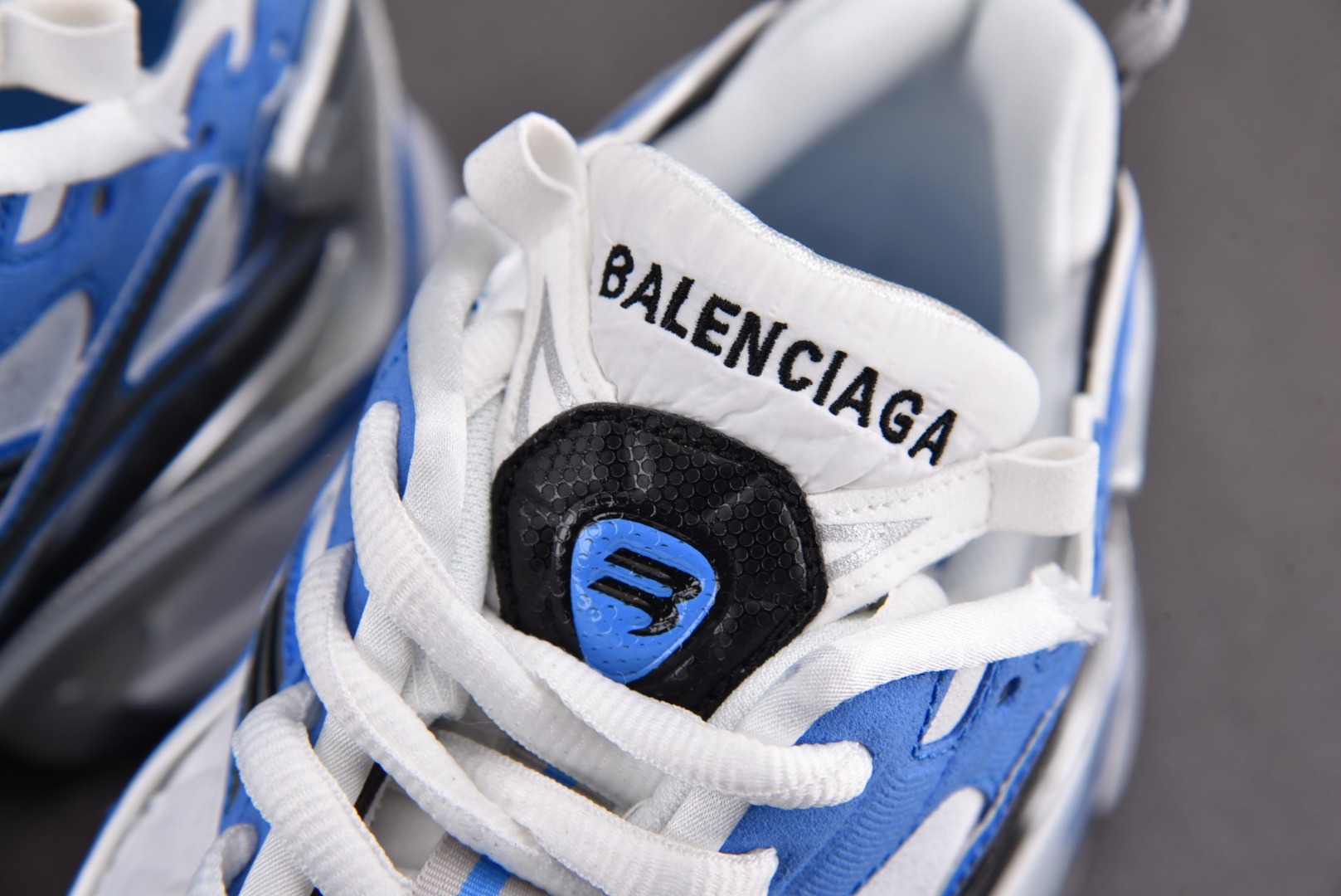 巴黎世家尺码:35-46偏大一码超重总裁R版出品-BalenciagaRunner绒面白蓝黑YZ001