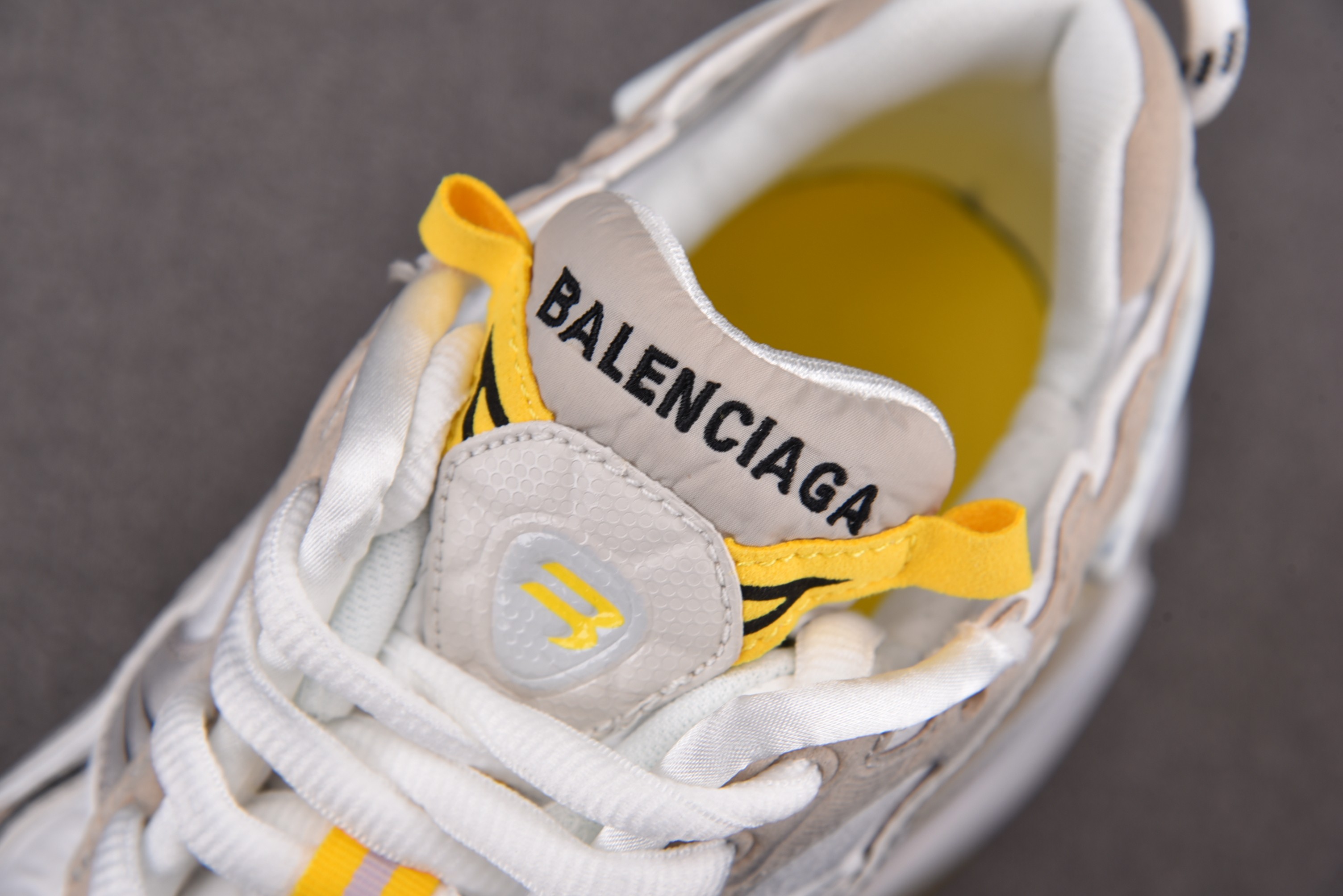 巴黎世家尺码:35-46偏大一码超重总裁R版出品-BalenciagaRunner绒面白灰黄YZ001