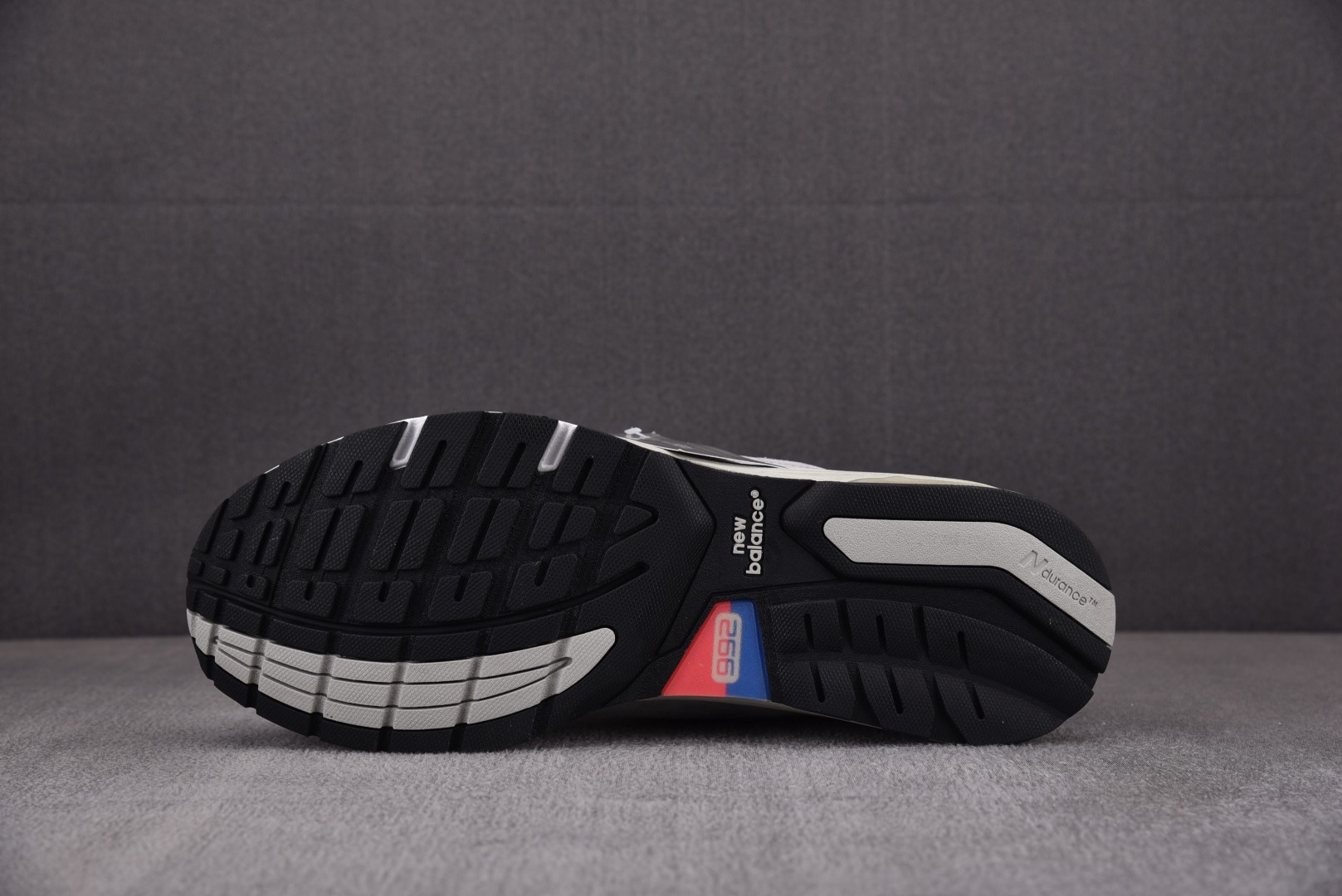 NB992 尺码:36-47New Balance 1112 元祖灰 M992GR YZ004