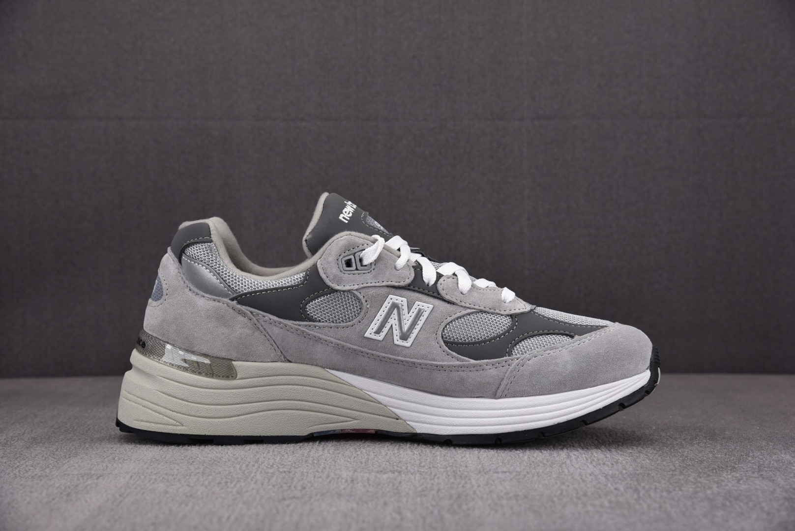 NB992 尺码:36-47New Balance 1112 元祖灰 M992GR YZ004