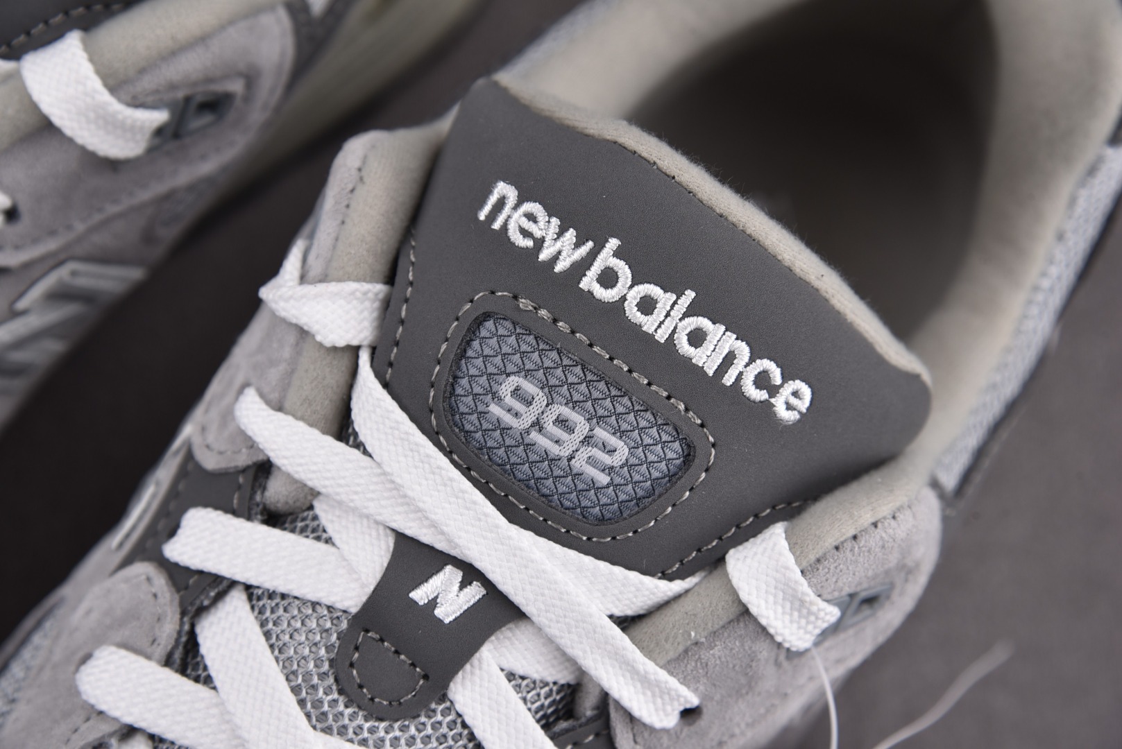NB992 尺码:36-47New Balance 1112 元祖灰 M992GR YZ004