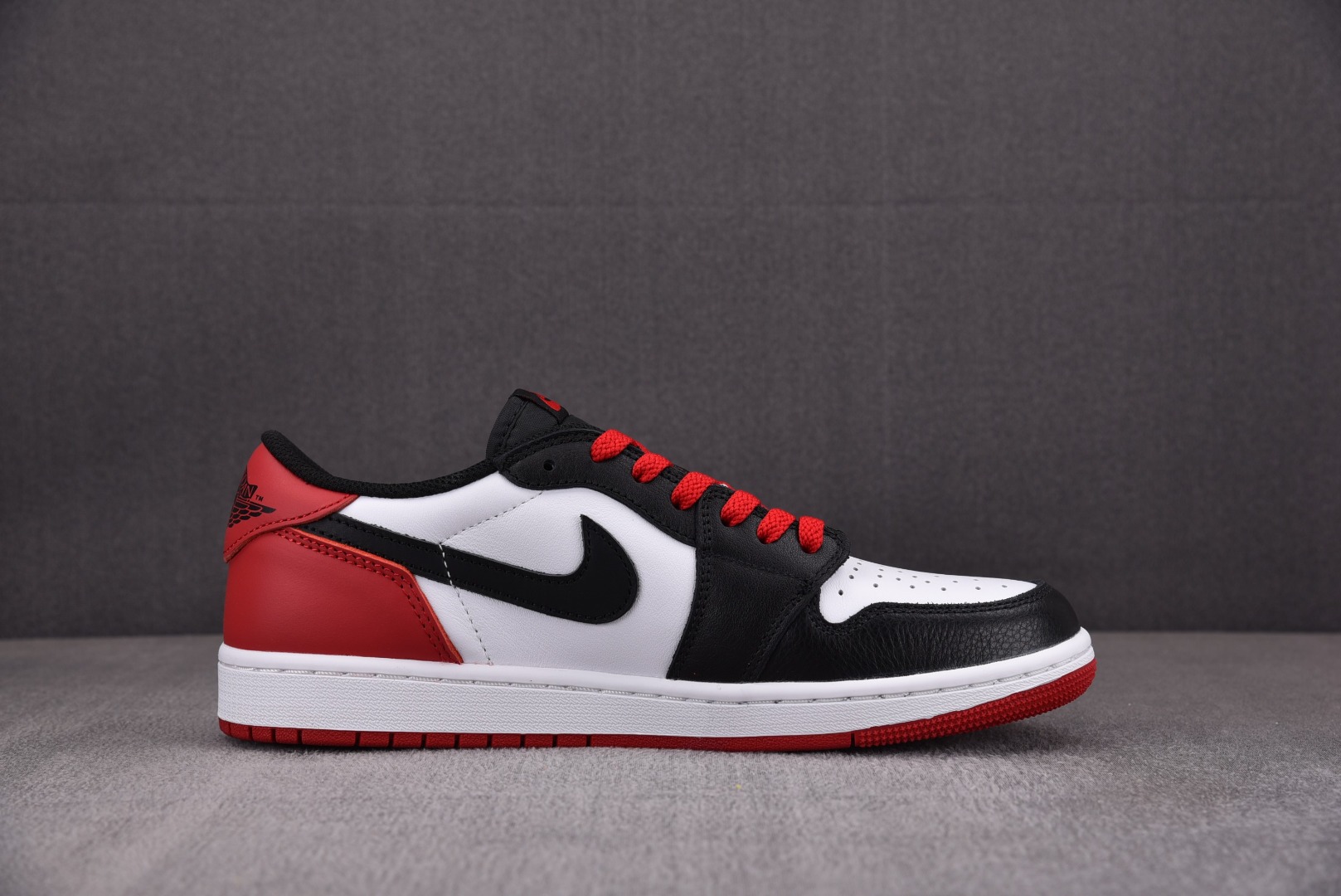 AJLow黑脚趾尺码:36-47.5总裁R版出品-AirJordan1LowOG“BlackToe”黑脚