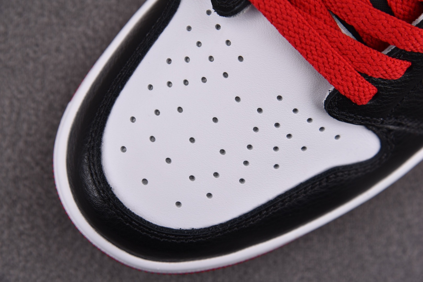 AJLow黑脚趾尺码:36-47.5总裁R版出品-AirJordan1LowOG“BlackToe”黑脚