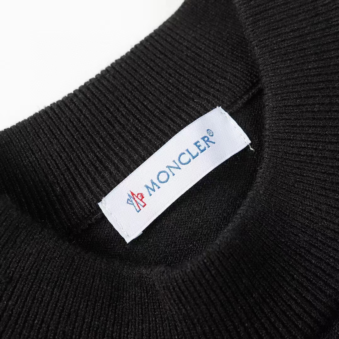 Moncler Script 3 Sweaters: High-End Tailored Wool Series with Innovative Design - 图片 4