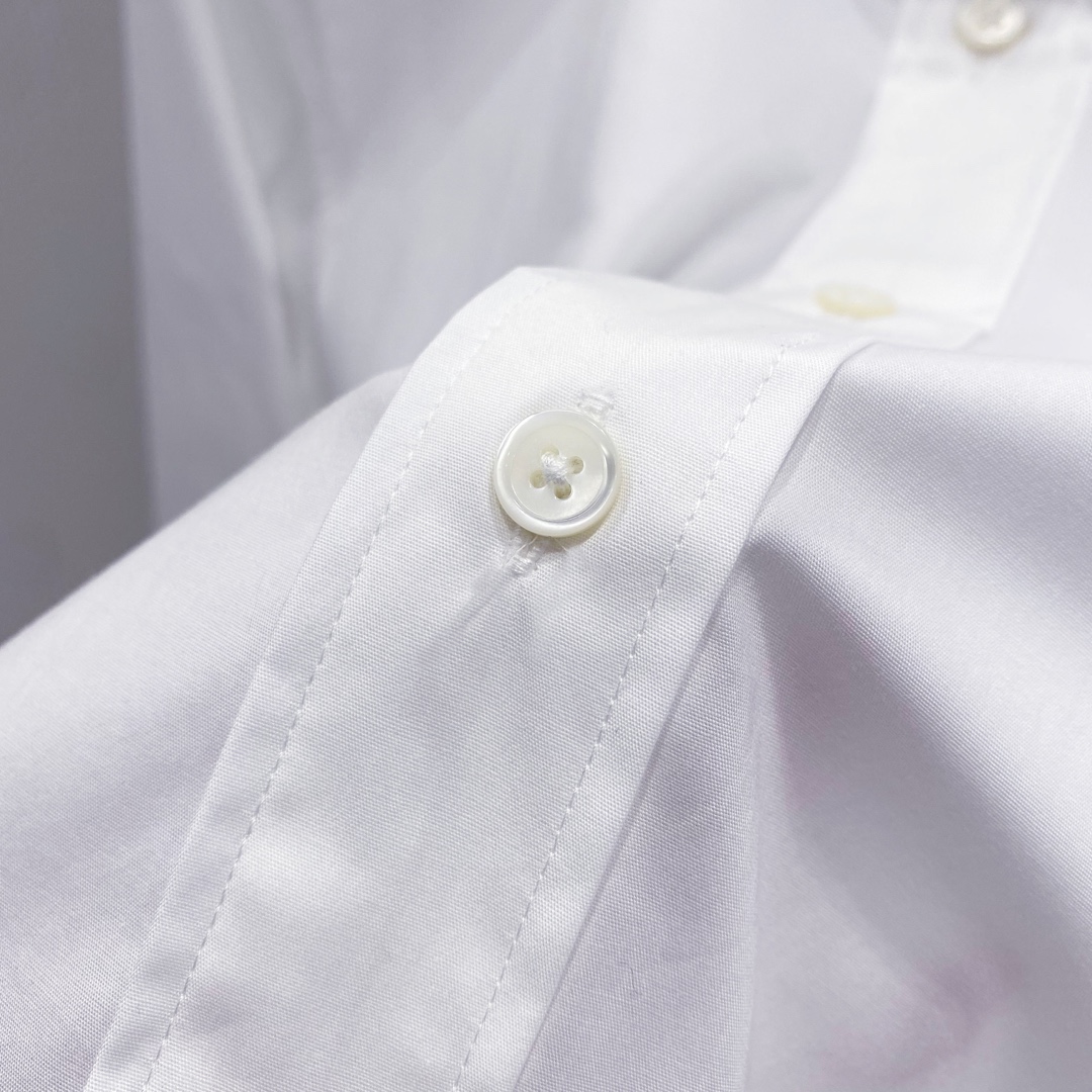 新款 BUR~撞色徽标刺绣府绸棉男士长袖衬衫。代工厂出货客供定制高支府绸棉～带弹力柔软细腻🌾、透气。极简